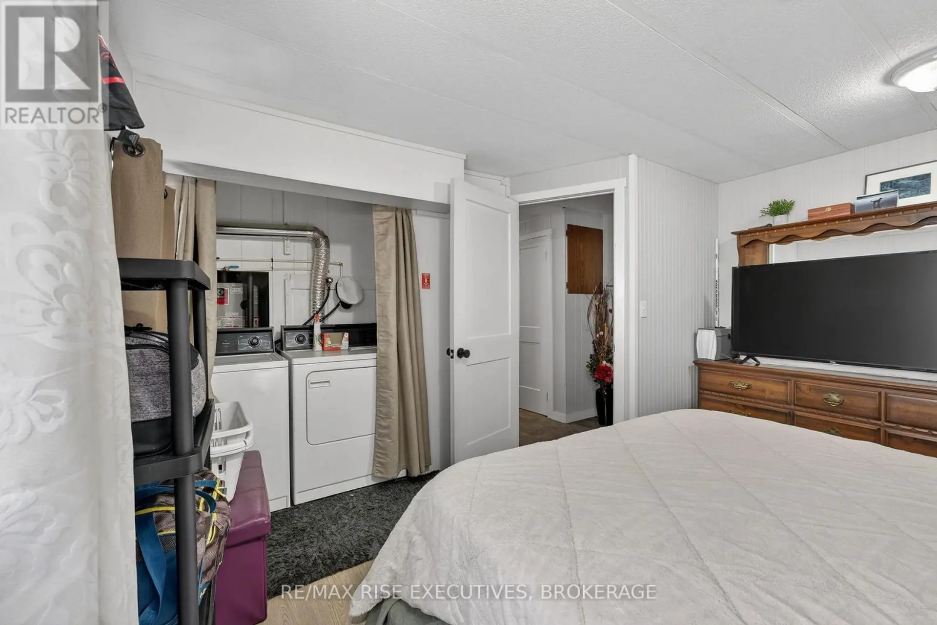 4 CEDAR STREET - Image 15
