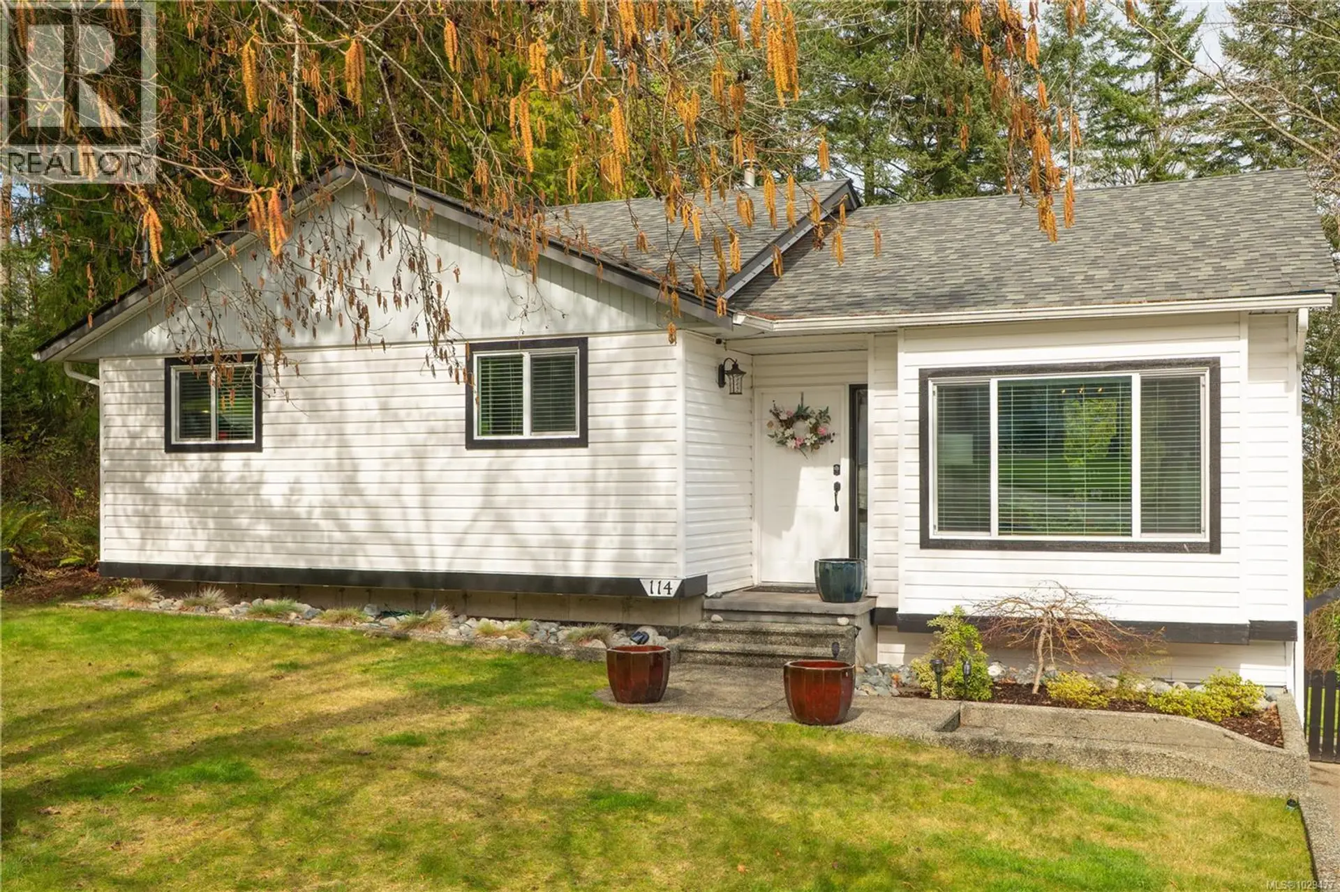 Property at 114 Roberta Rd W, Nanaimo, BC