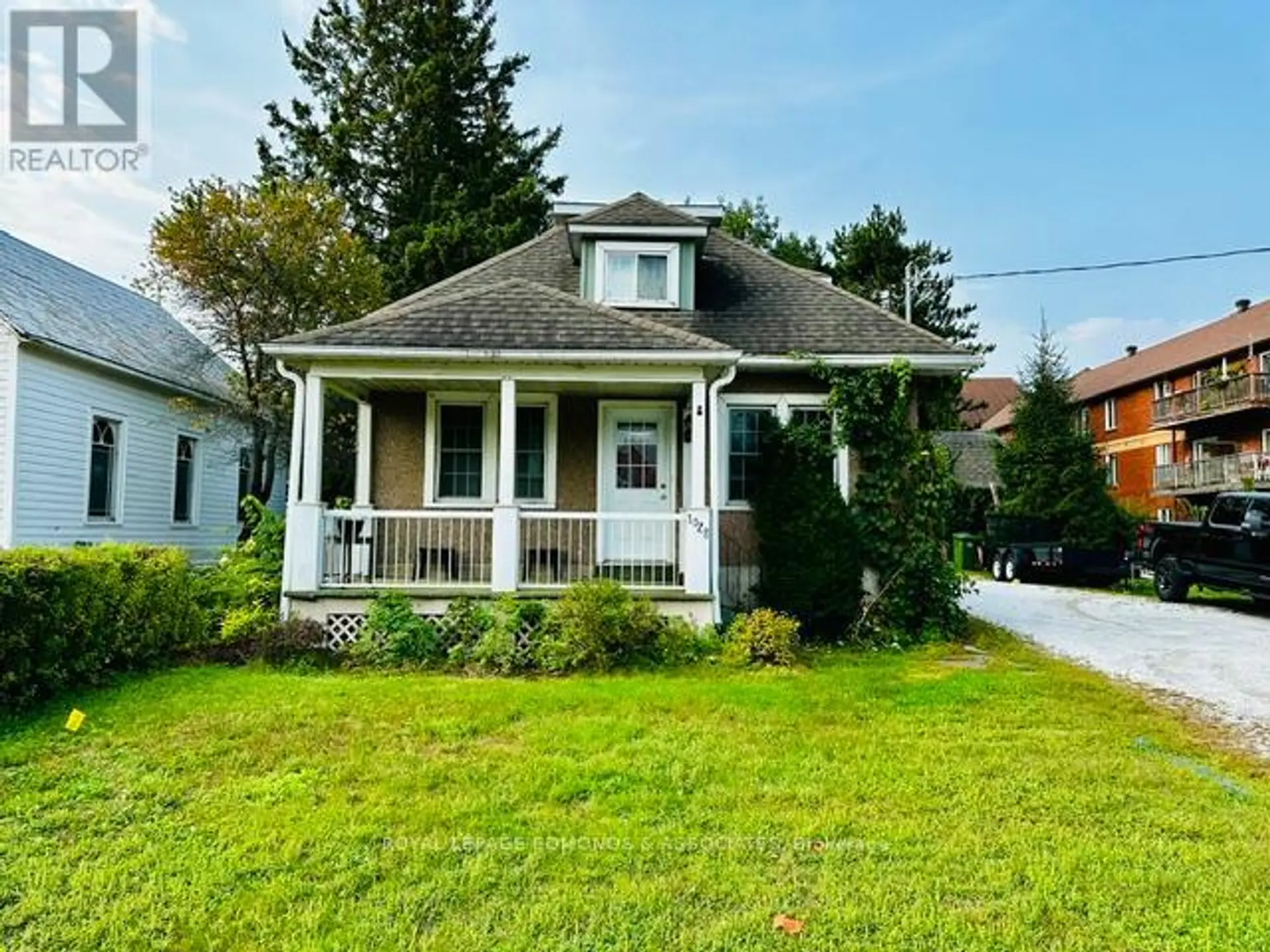 1028 PEMBROKE STREET E - Image 1