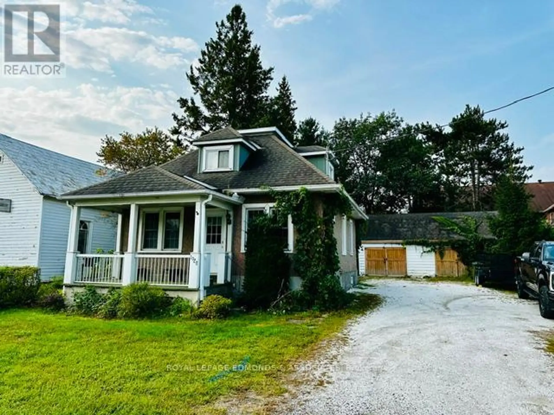 1028 PEMBROKE STREET E - Image 2