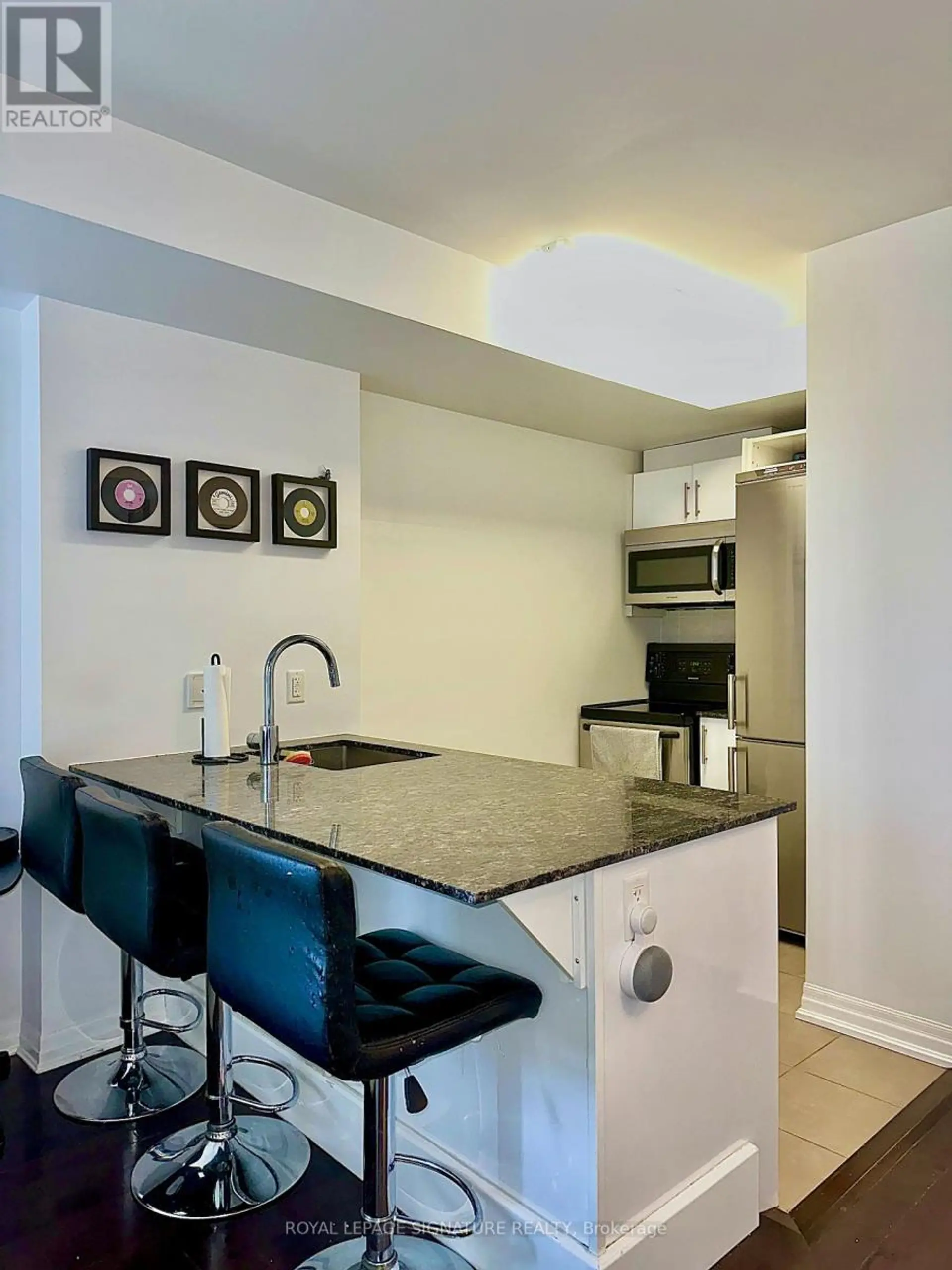 #1208 242 RIDEAU STREET - Image 10