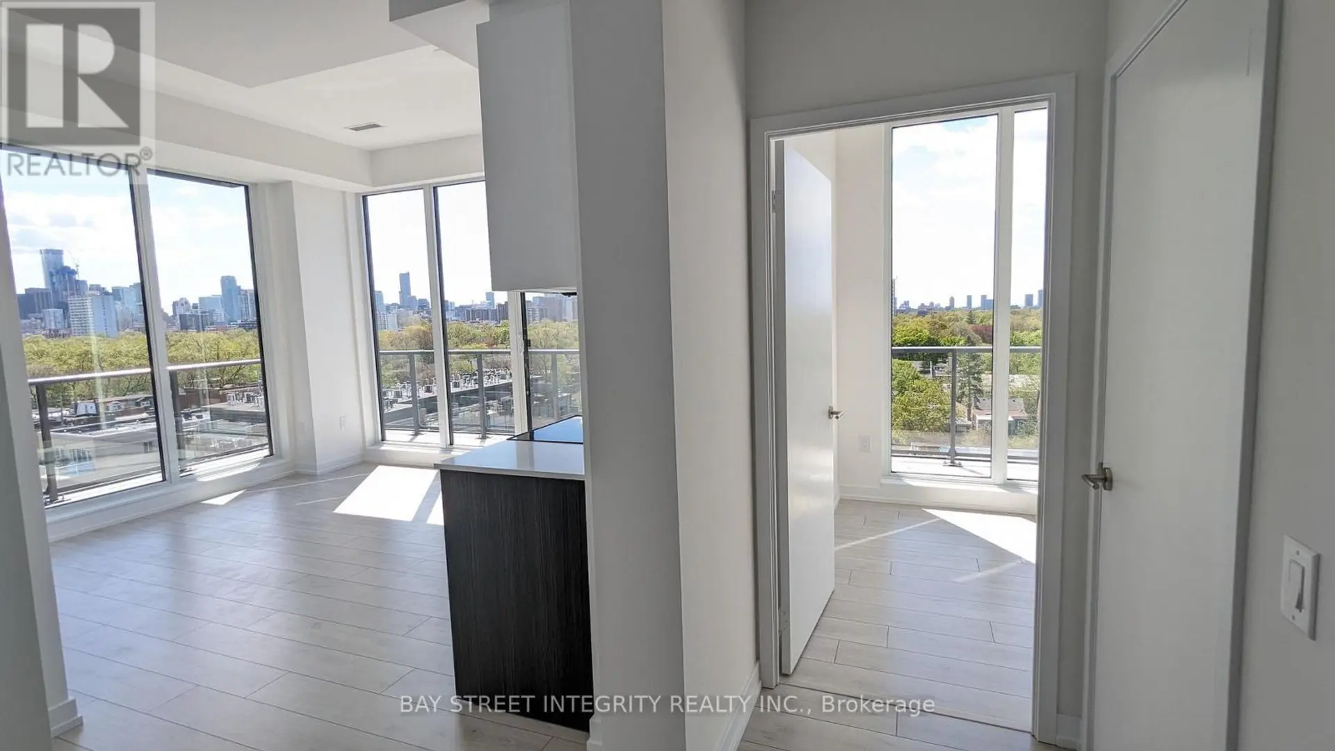 #703 500 DUPONT STREET - Image 6