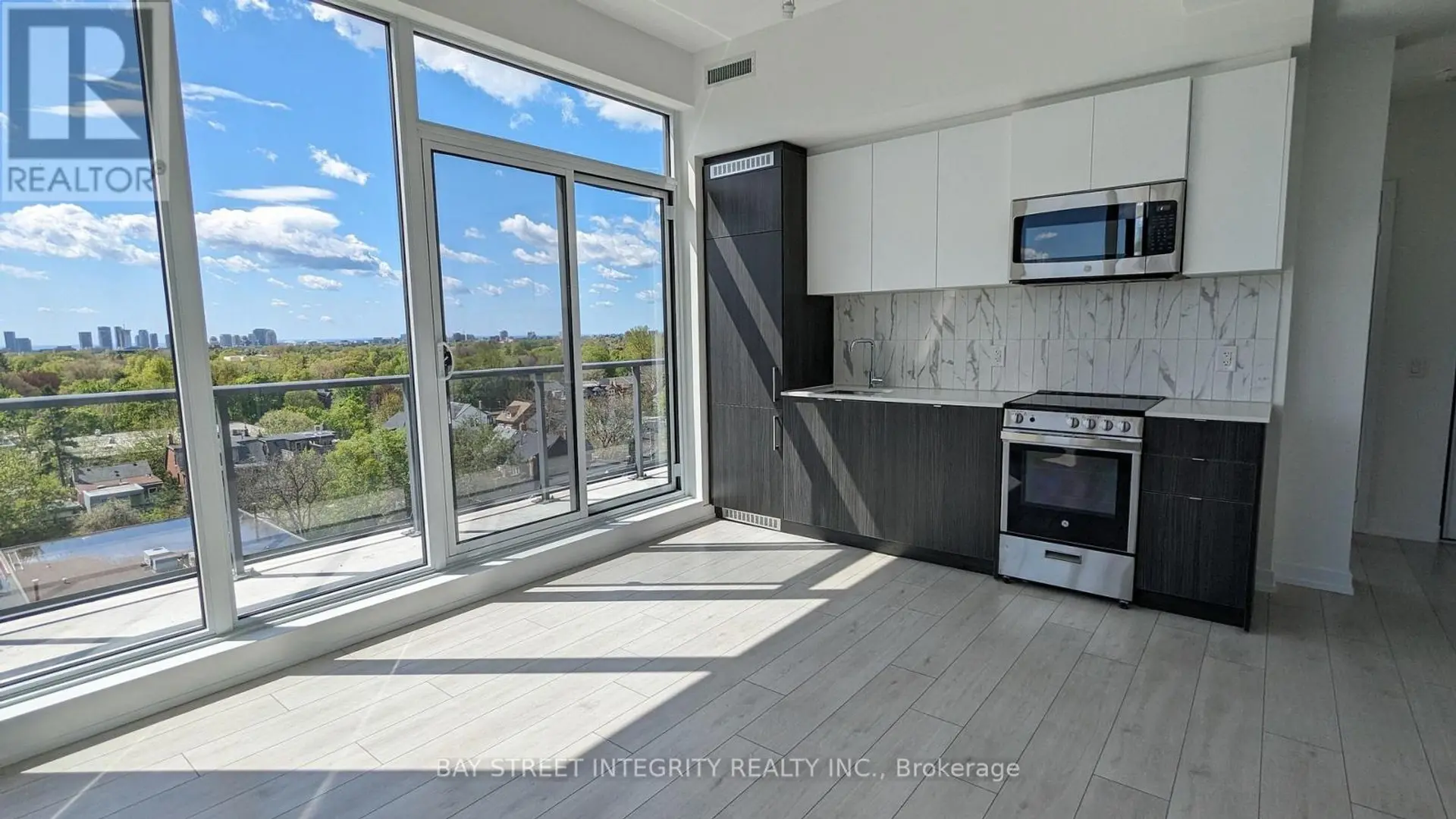 #703 500 DUPONT STREET - Image 8