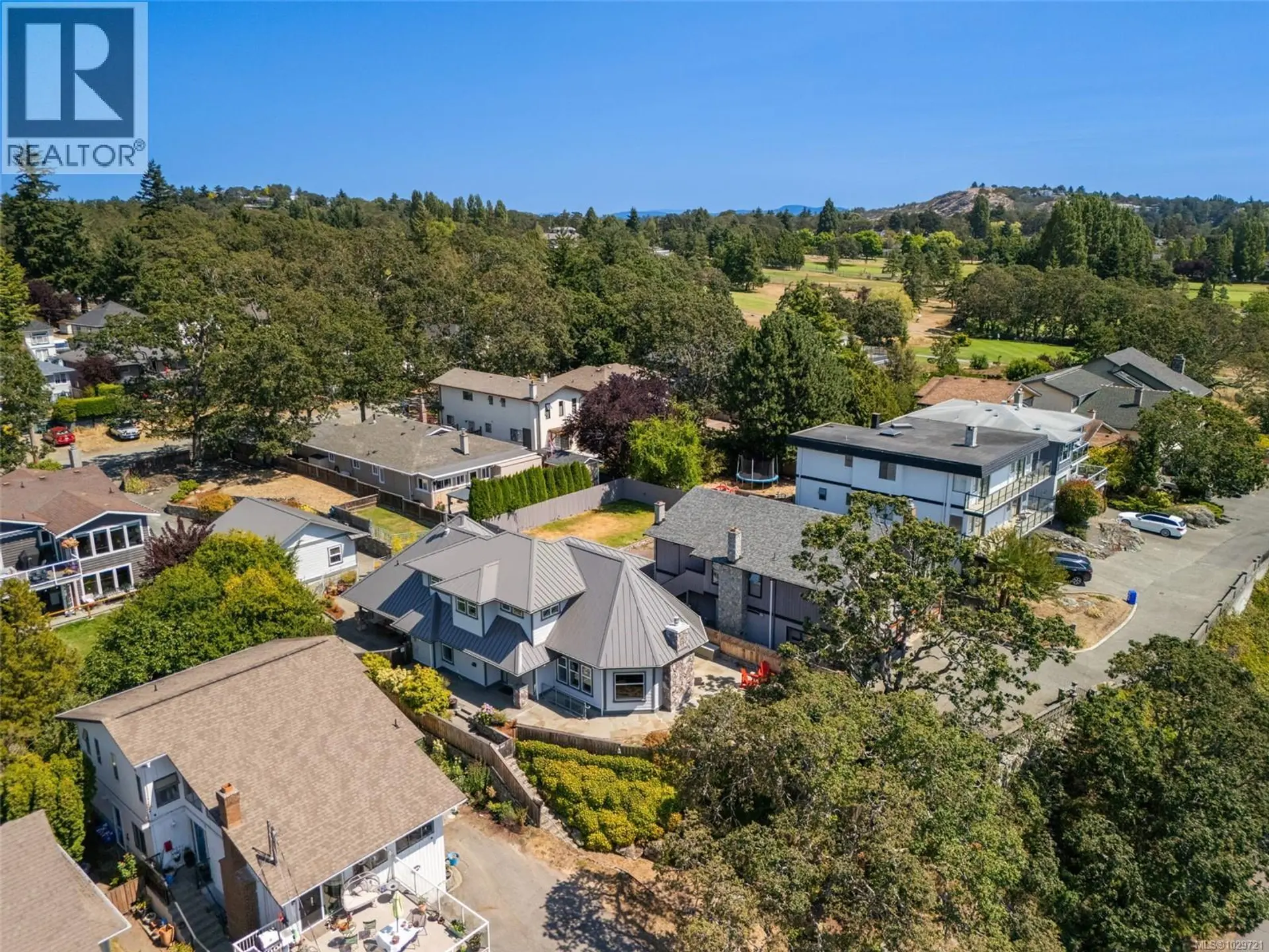 Property at 1286 Ocean View Dr, Saanich, BC