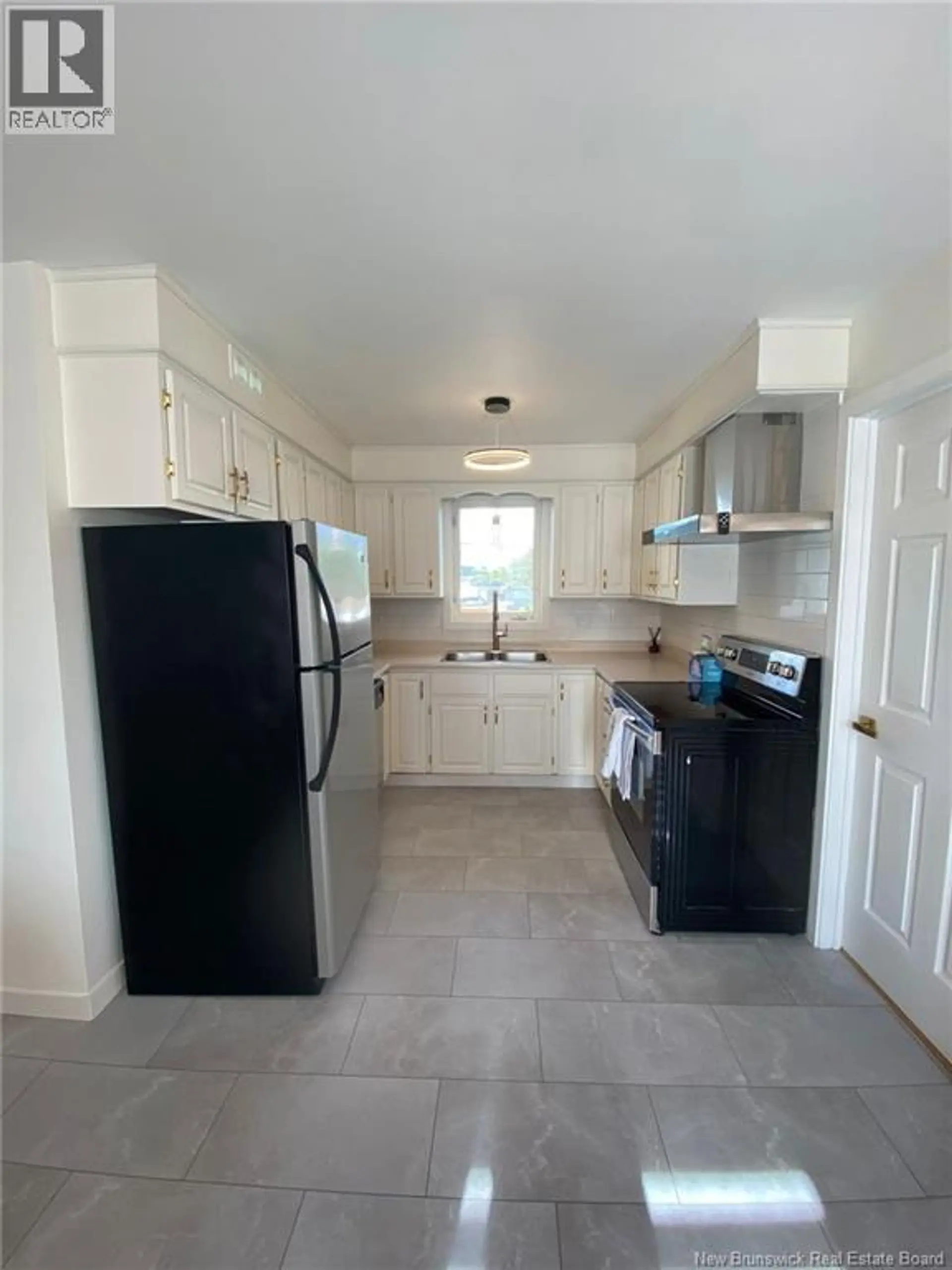 74 Ashley Crescent - Image 13