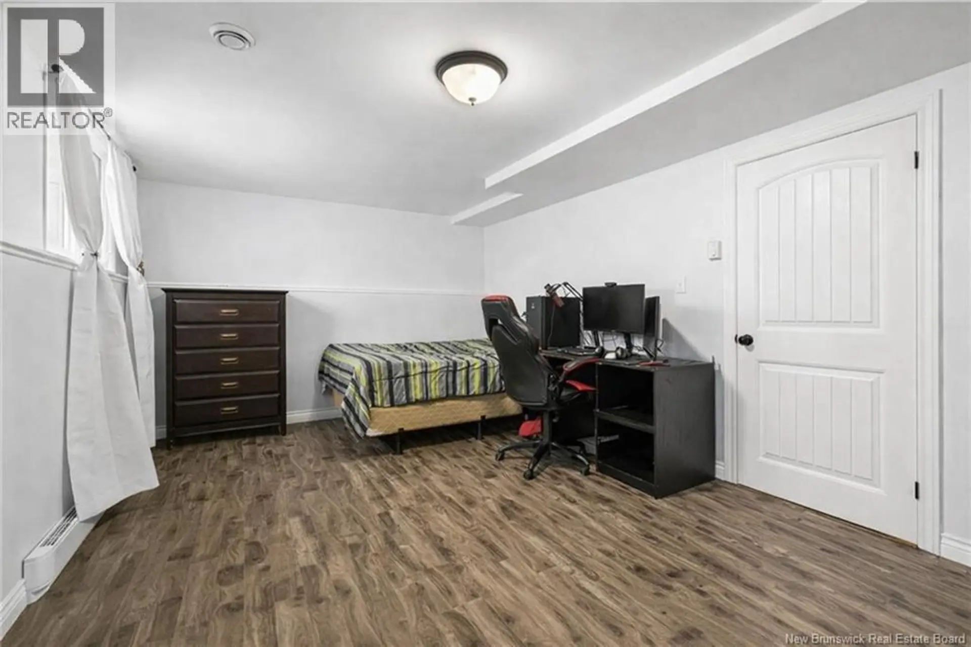 74 Ashley Crescent - Image 6