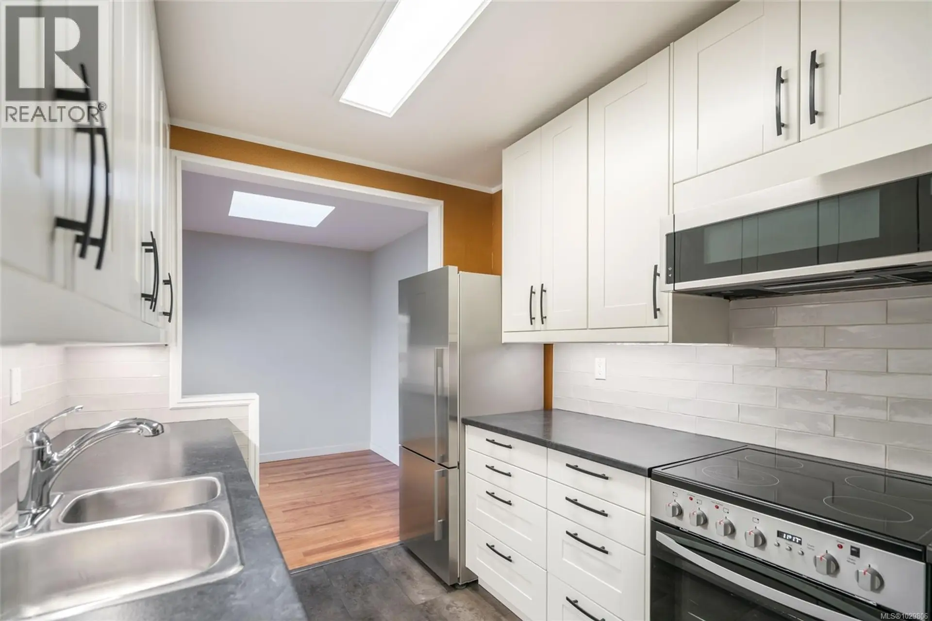 Property at #305 363 MORISON AVE, Parksville, BC