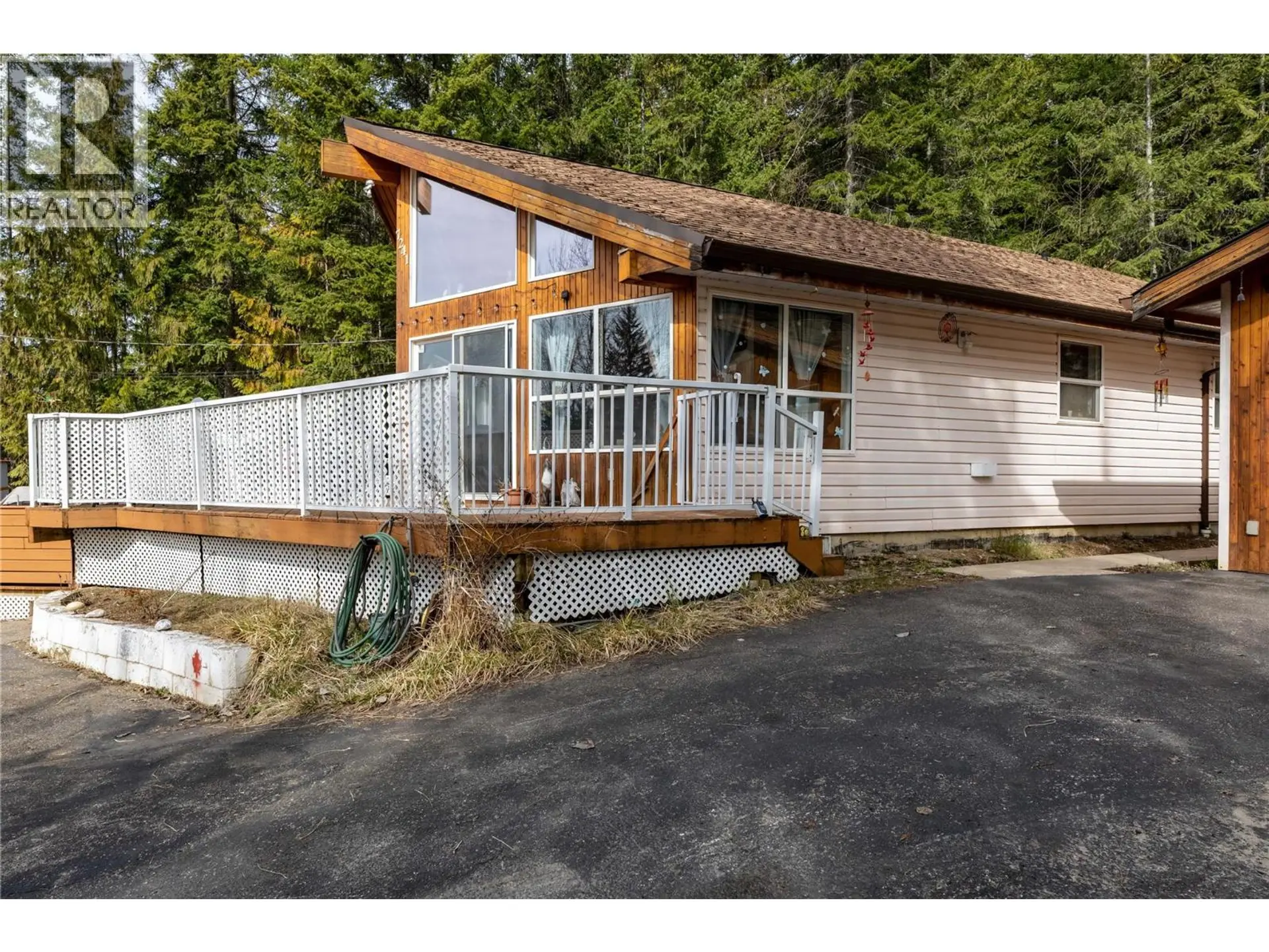 Property at 7241 Estate Place, Anglemont, BC