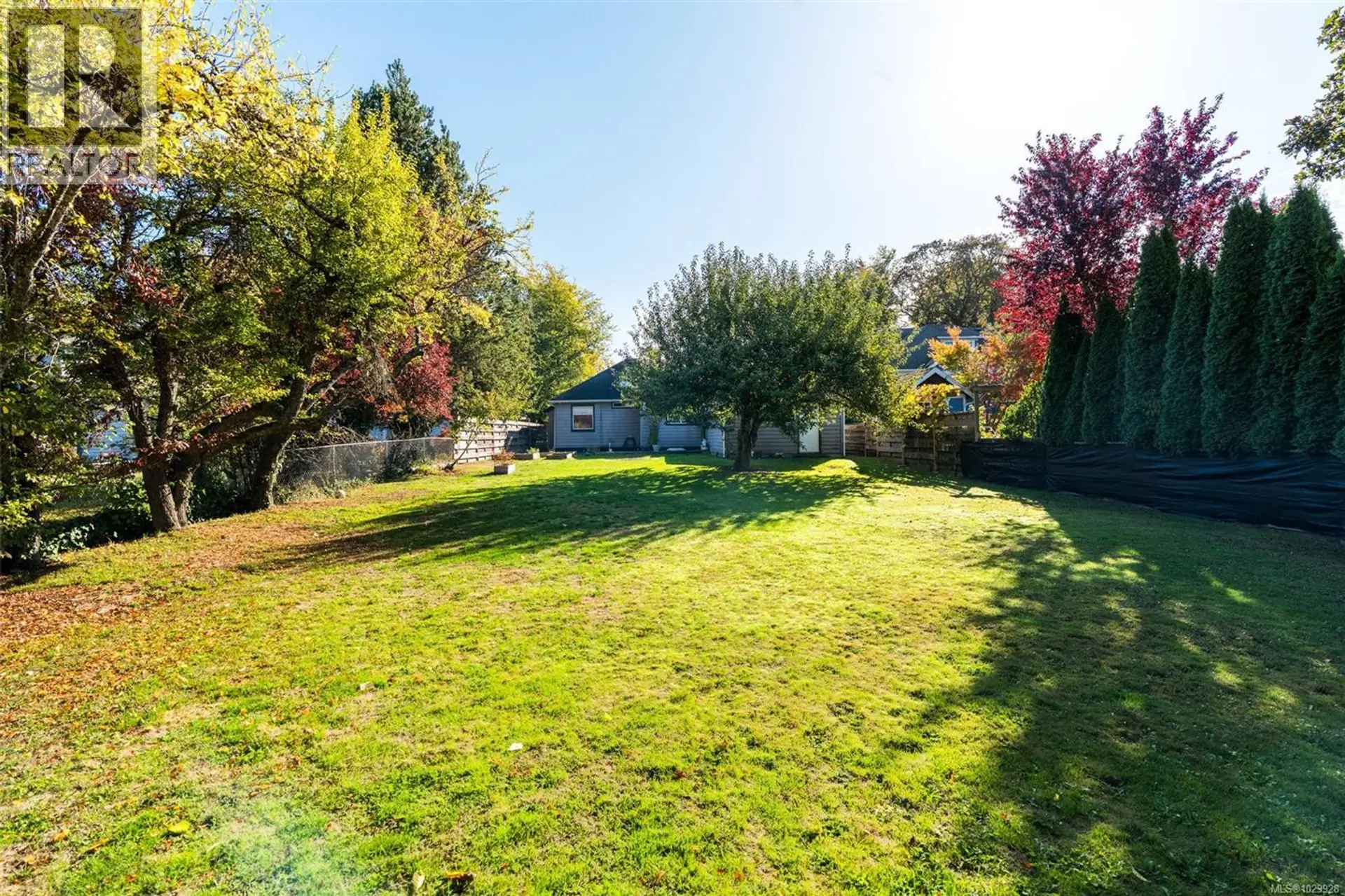 Property at 2926 COLQUITZ AVE, Saanich, BC