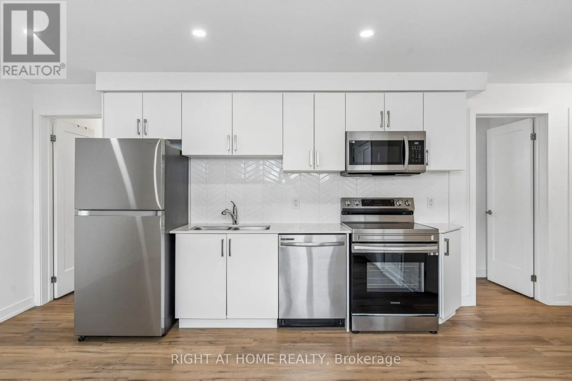 #212 4263 FOURTH AVENUE - Image 12