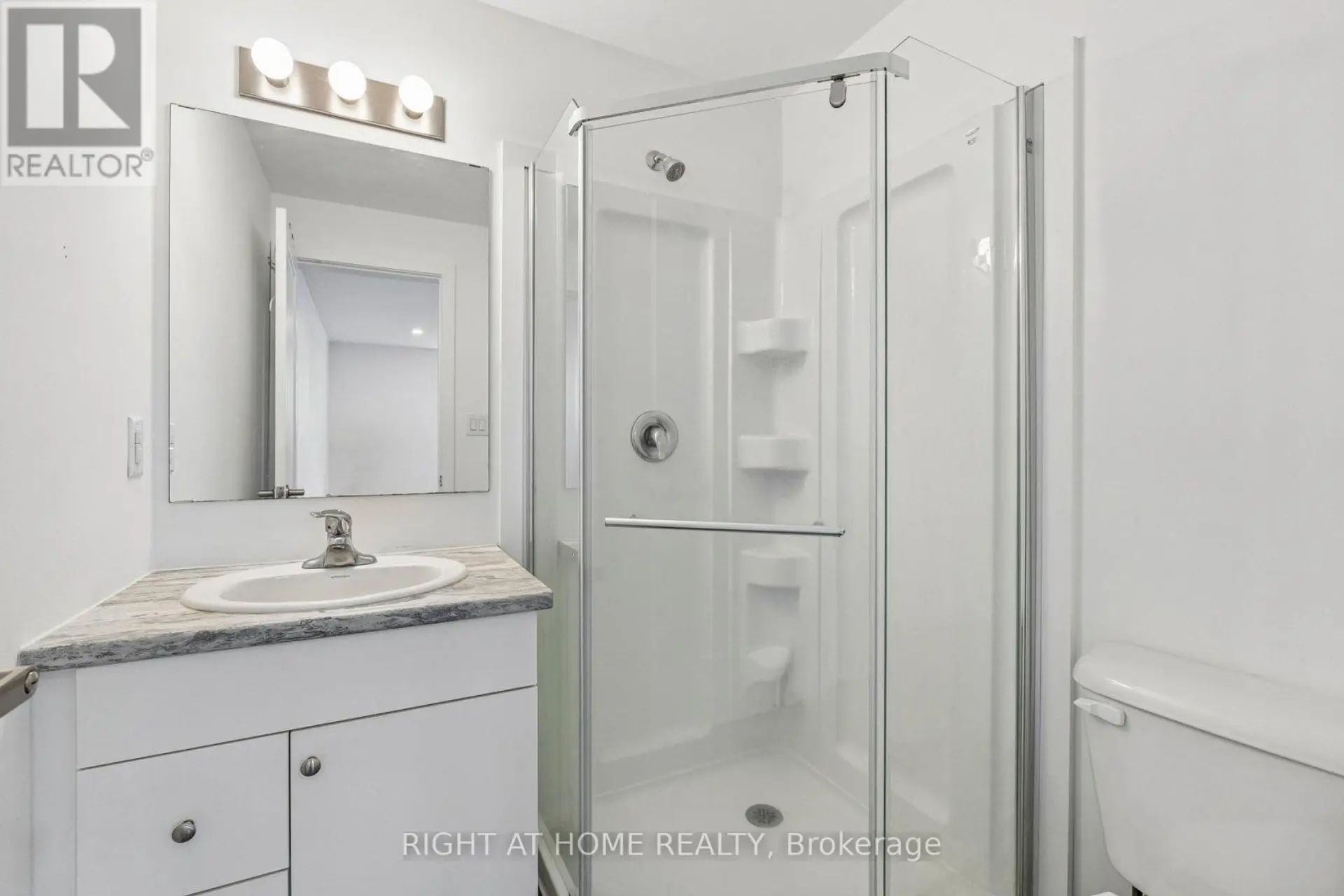 #212 4263 FOURTH AVENUE - Image 16