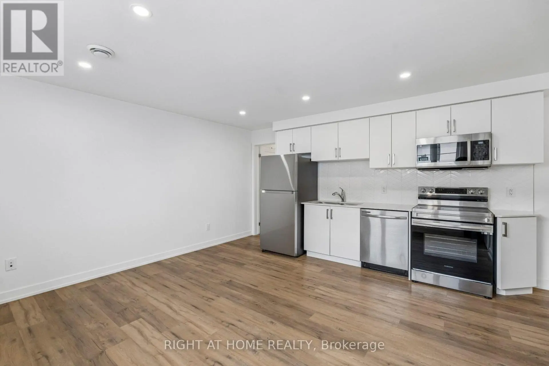 #212 4263 FOURTH AVENUE - Image 14