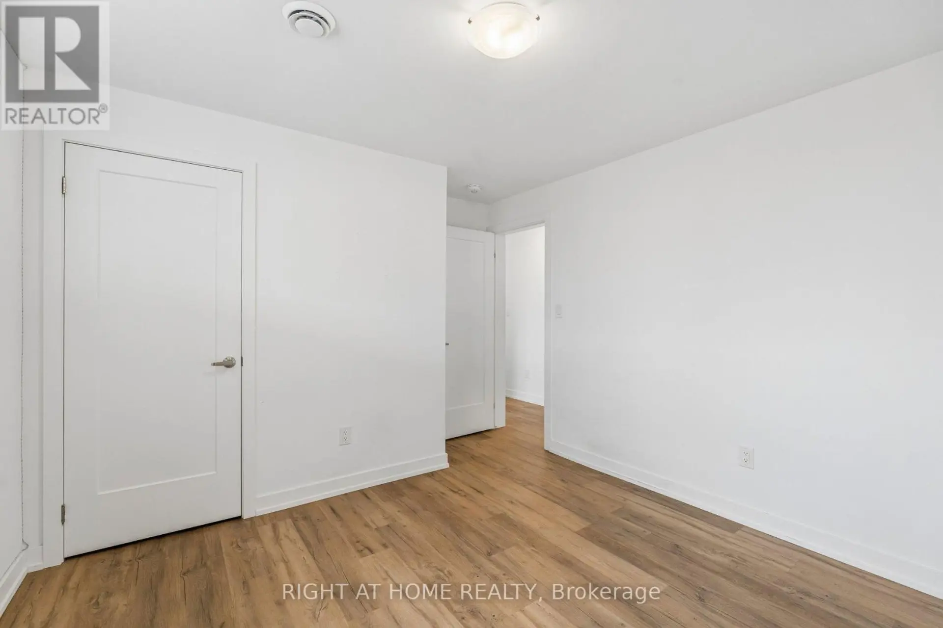#212 4263 FOURTH AVENUE - Image 18