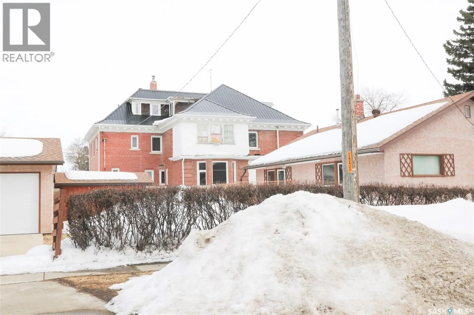 Property at 27 DUNLOP STREET E, Yorkton, SK