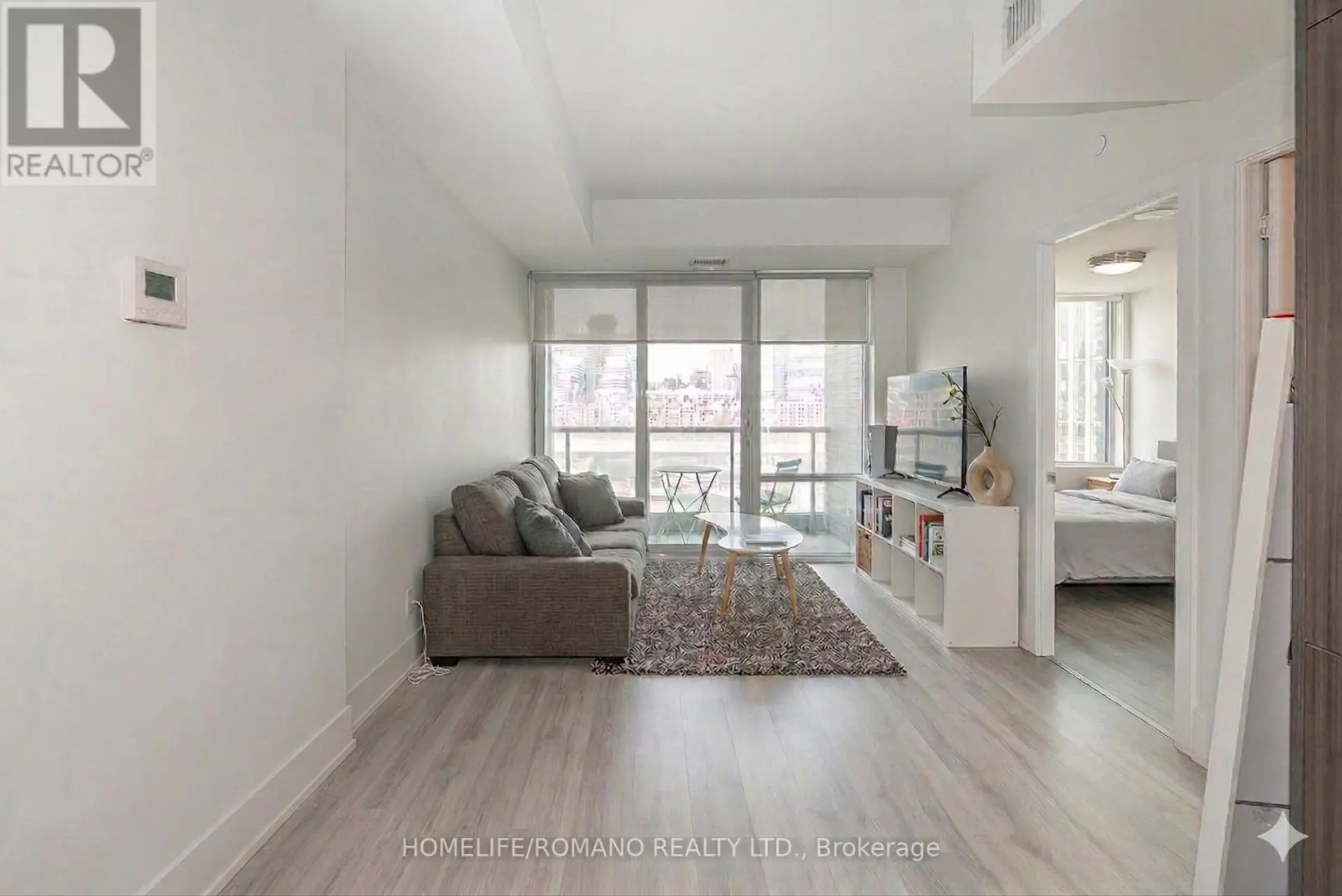 #823 1 EDGEWATER DRIVE - Image 10
