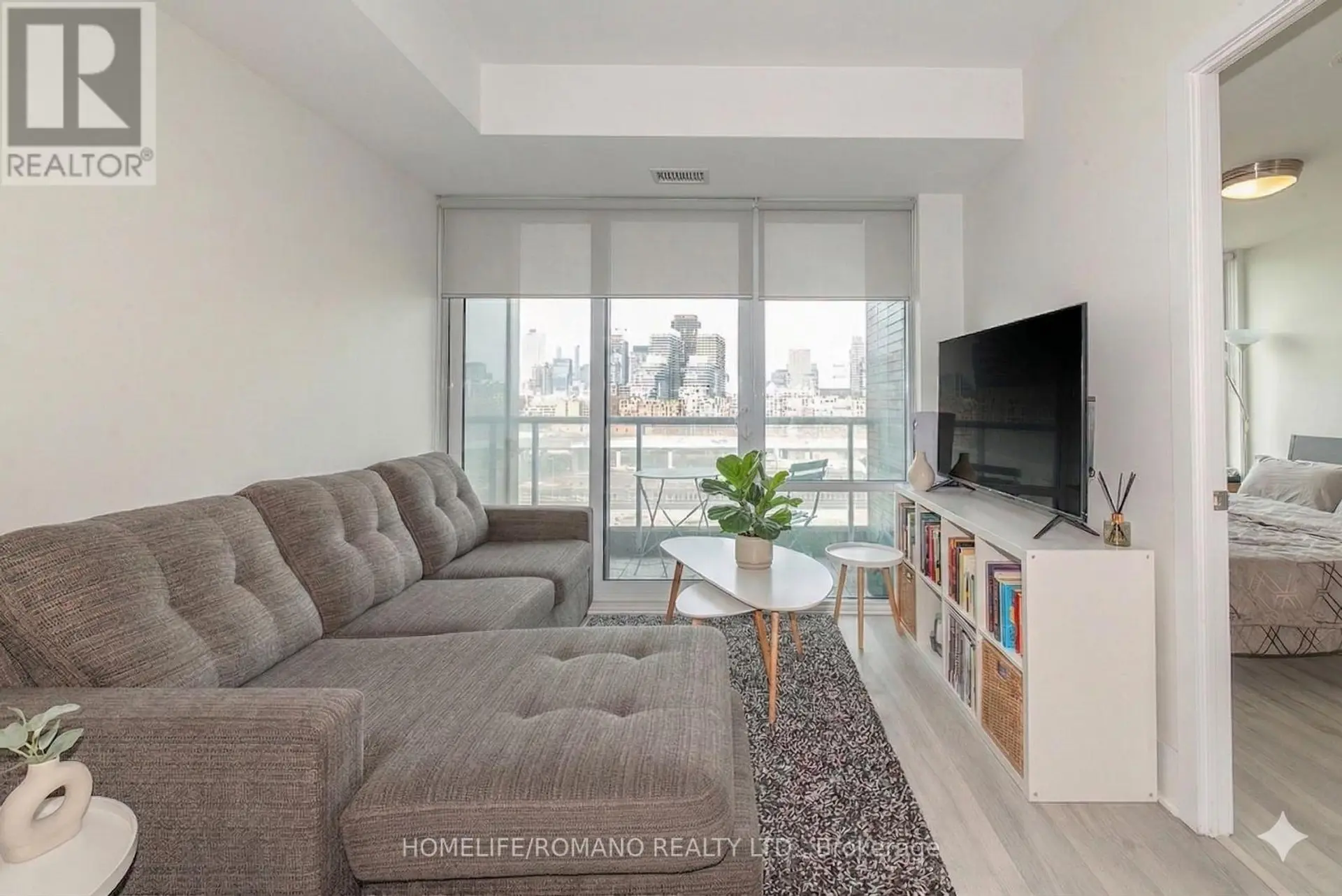 #823 1 EDGEWATER DRIVE - Image 3