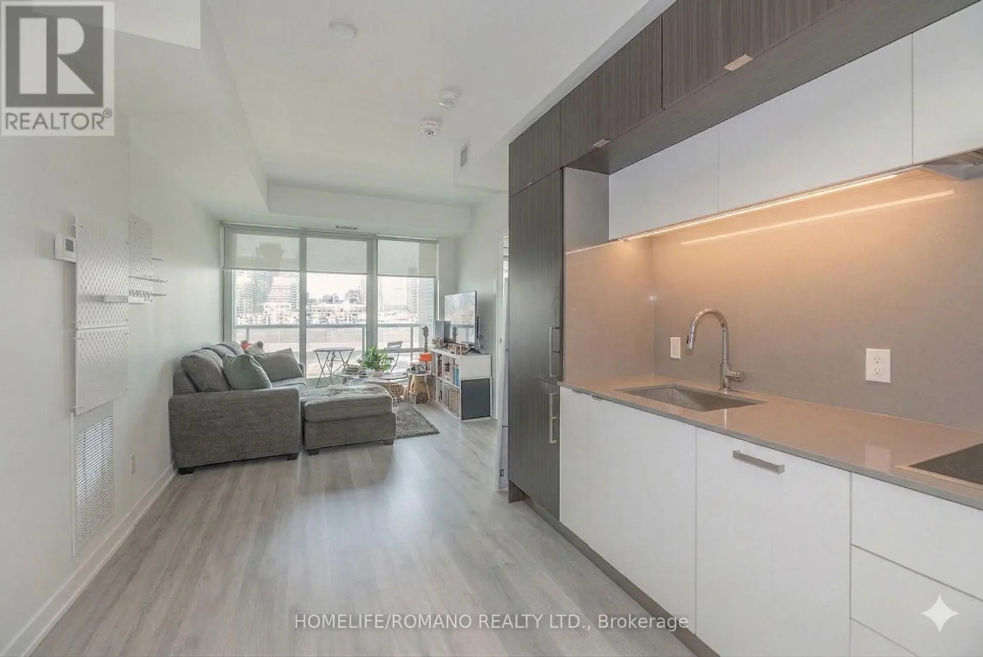 #823 1 EDGEWATER DRIVE - Image 9