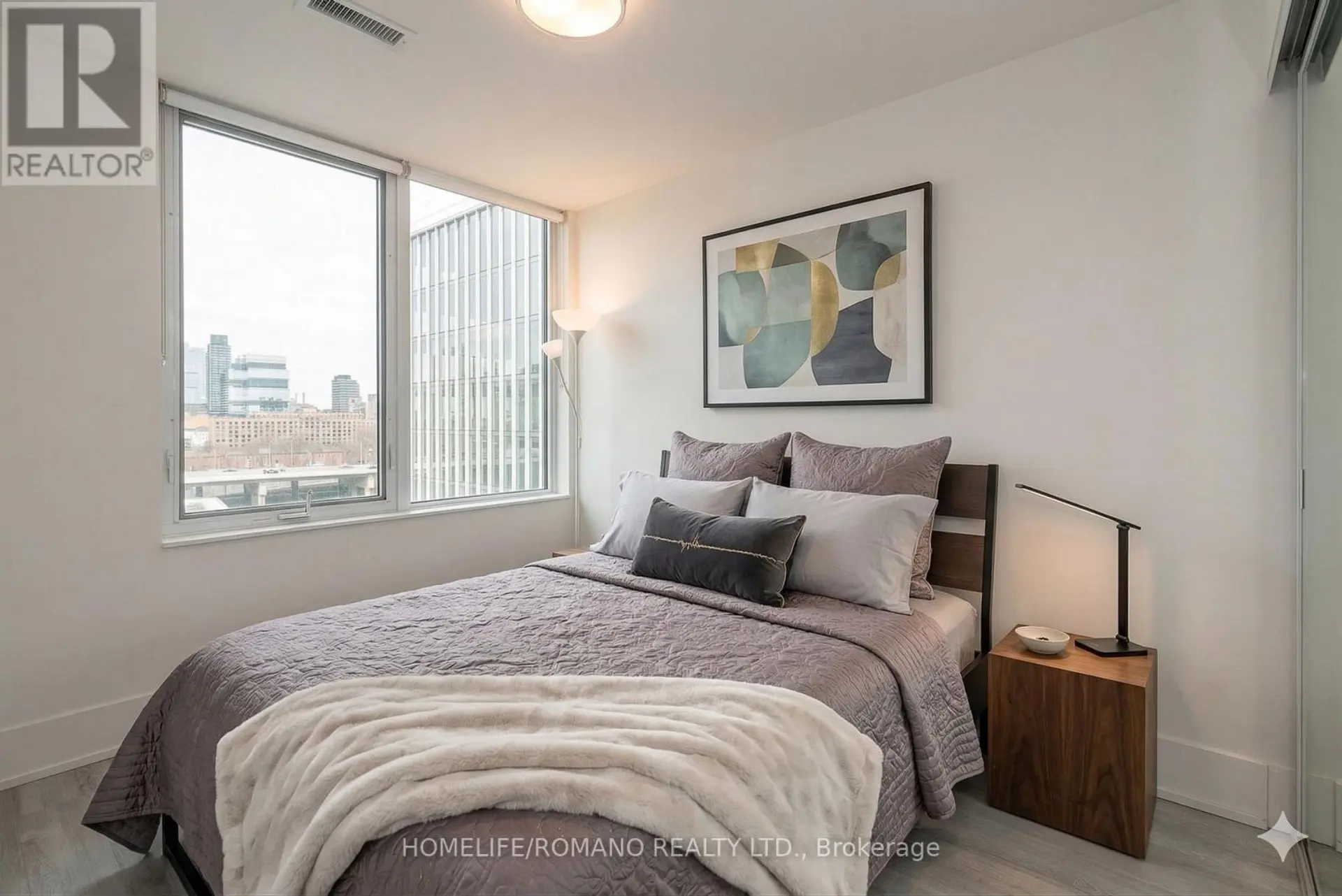 #823 1 EDGEWATER DRIVE - Image 11