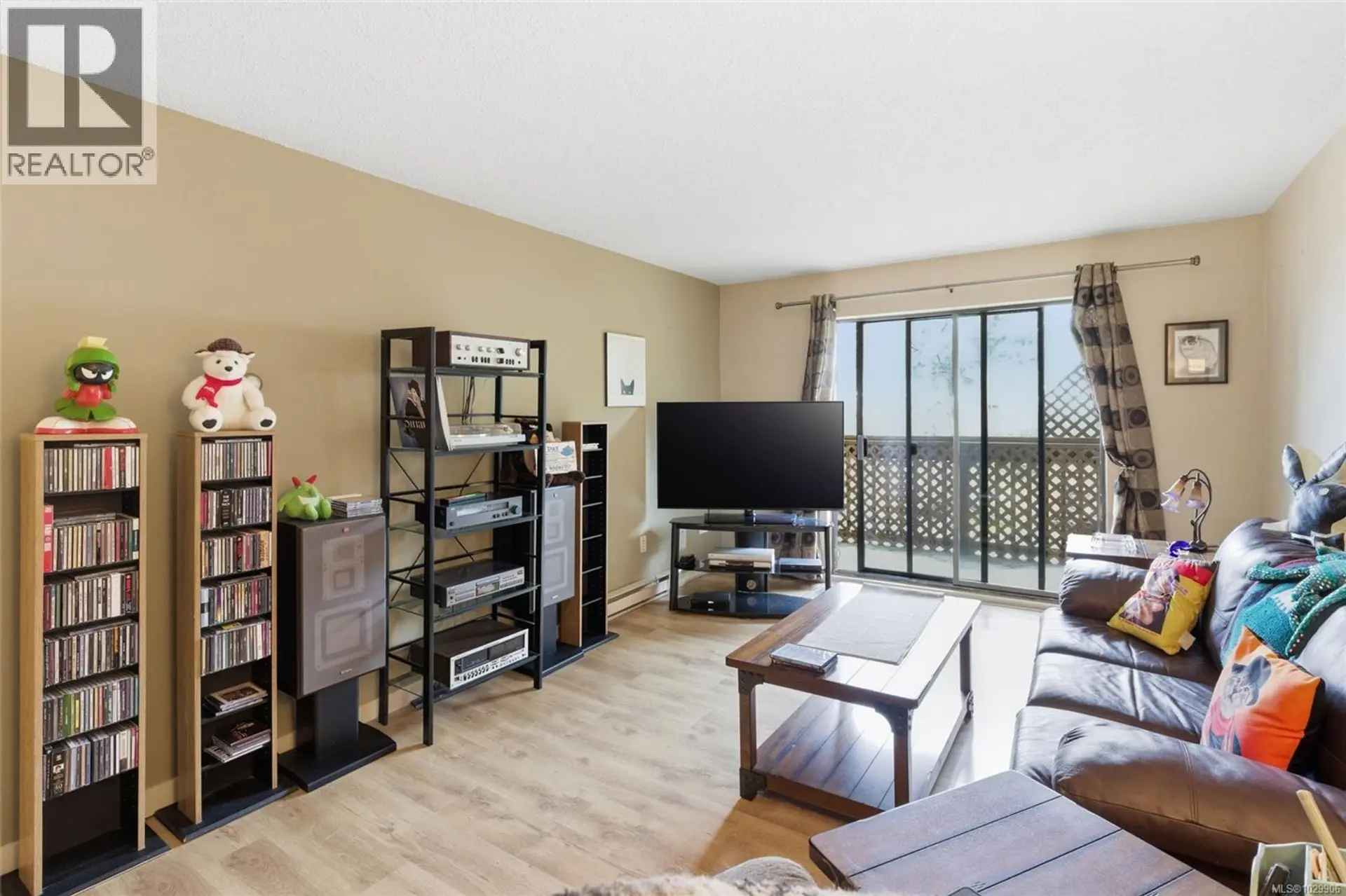 Property at #302 4728 UPLANDS DR, Nanaimo, BC