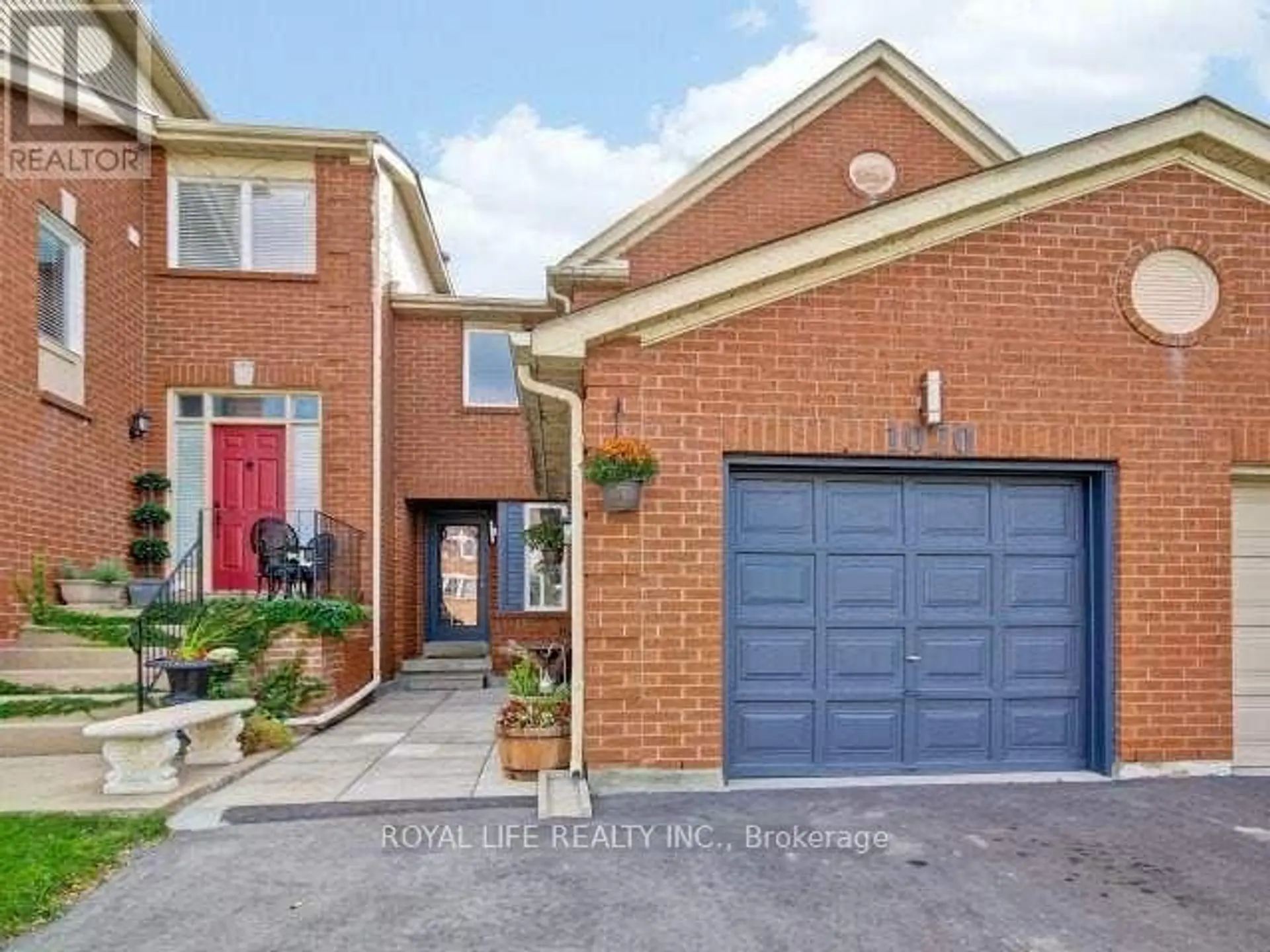1070 LINDSAY DRIVE - Image 1