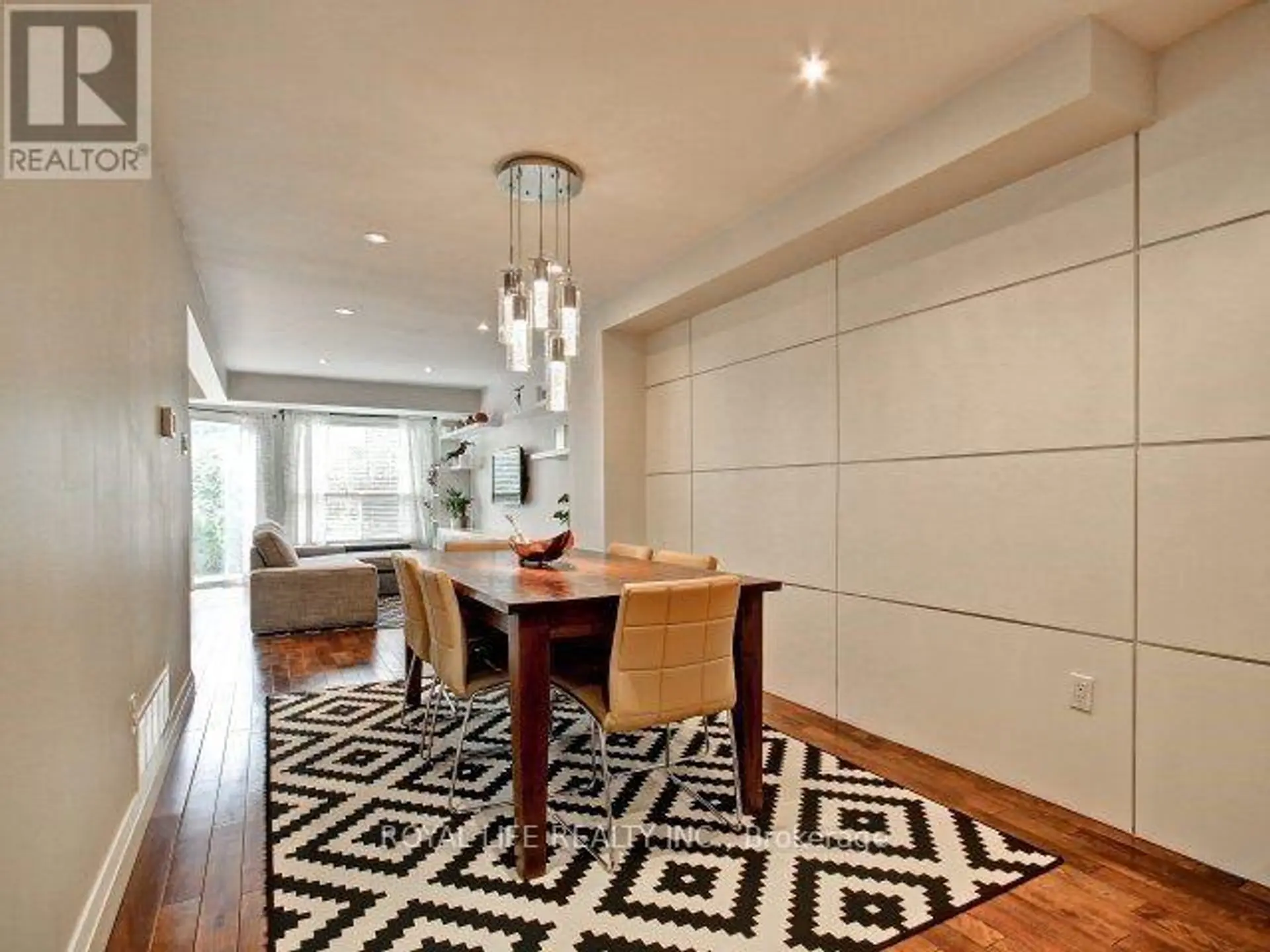 1070 LINDSAY DRIVE - Image 5