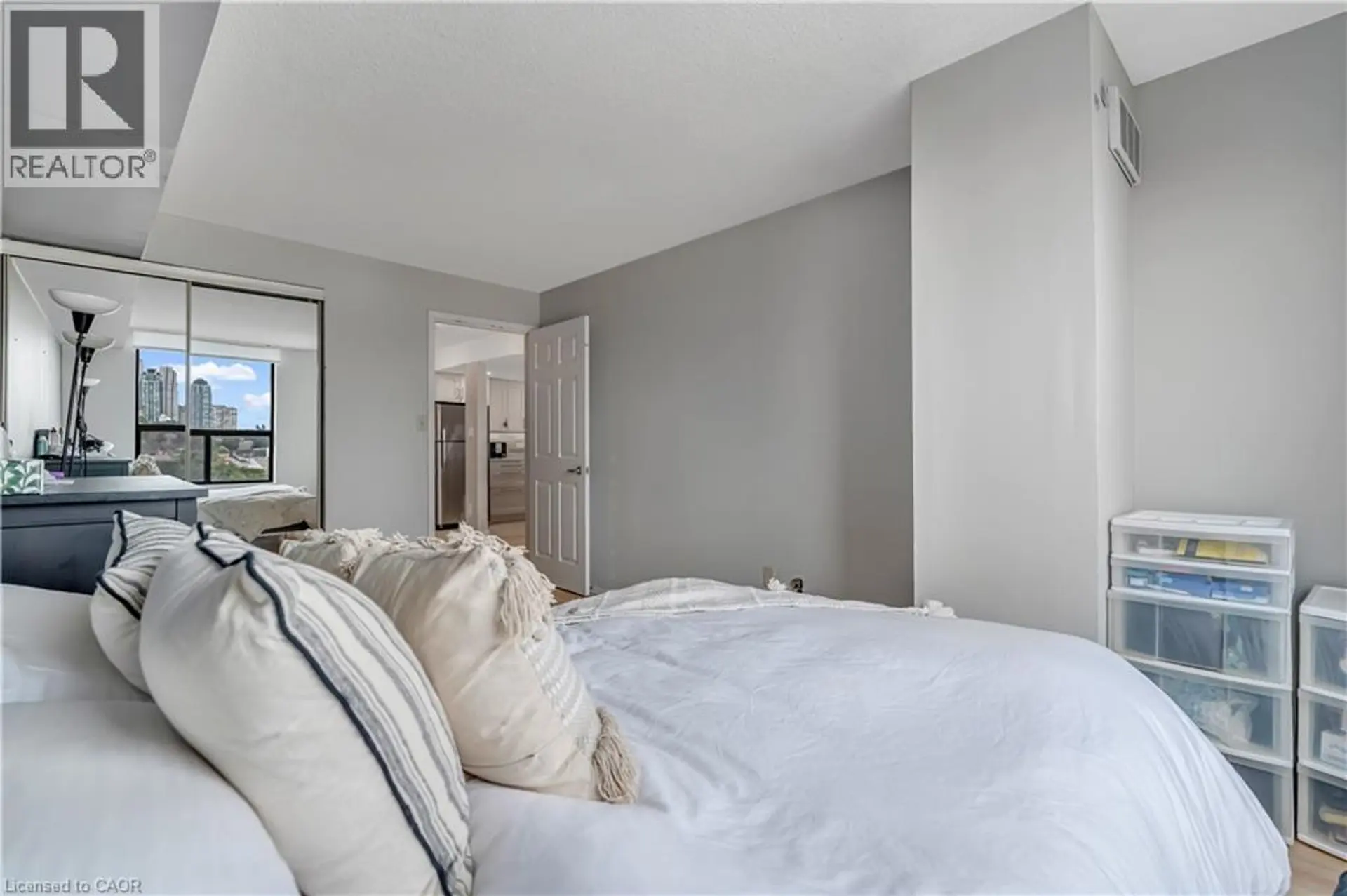 #903 25 AGNES Street - Image 17