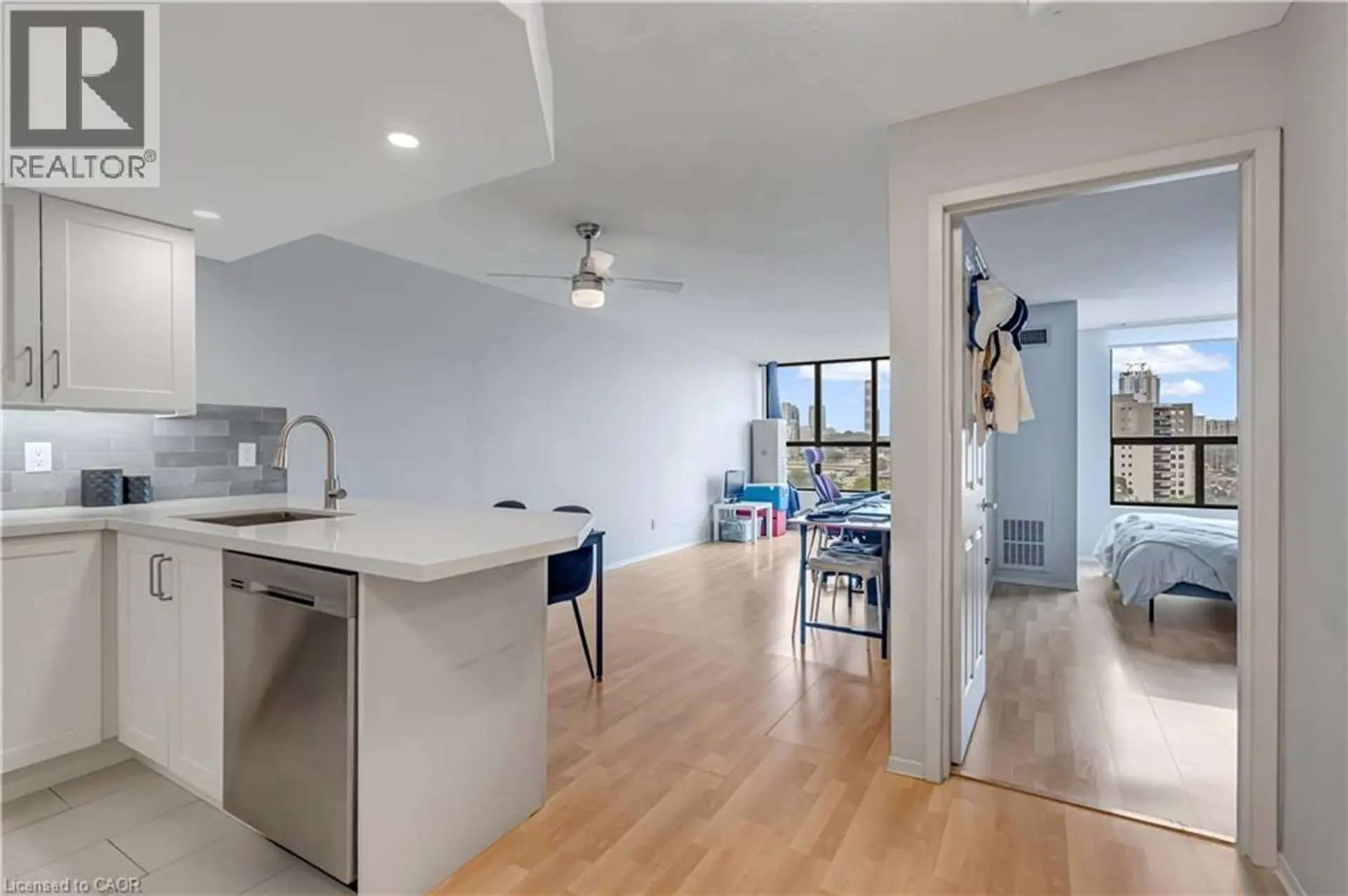 #903 25 AGNES Street - Image 3
