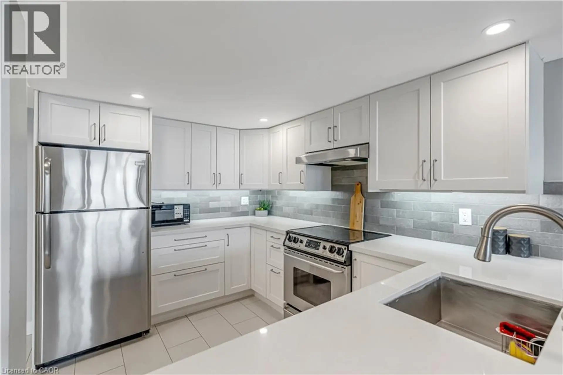 #903 25 AGNES Street - Image 7