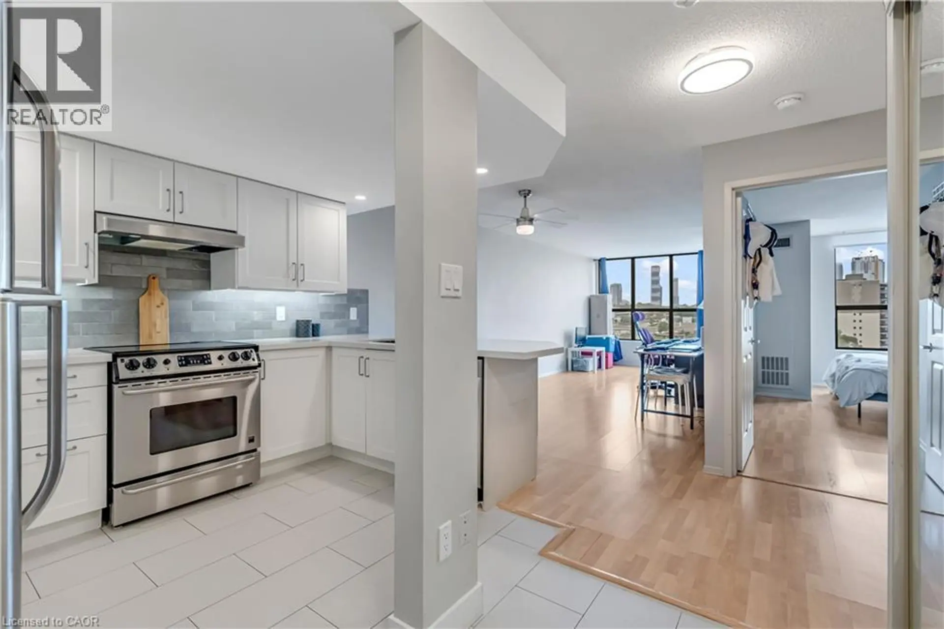 #903 25 AGNES Street - Image 8
