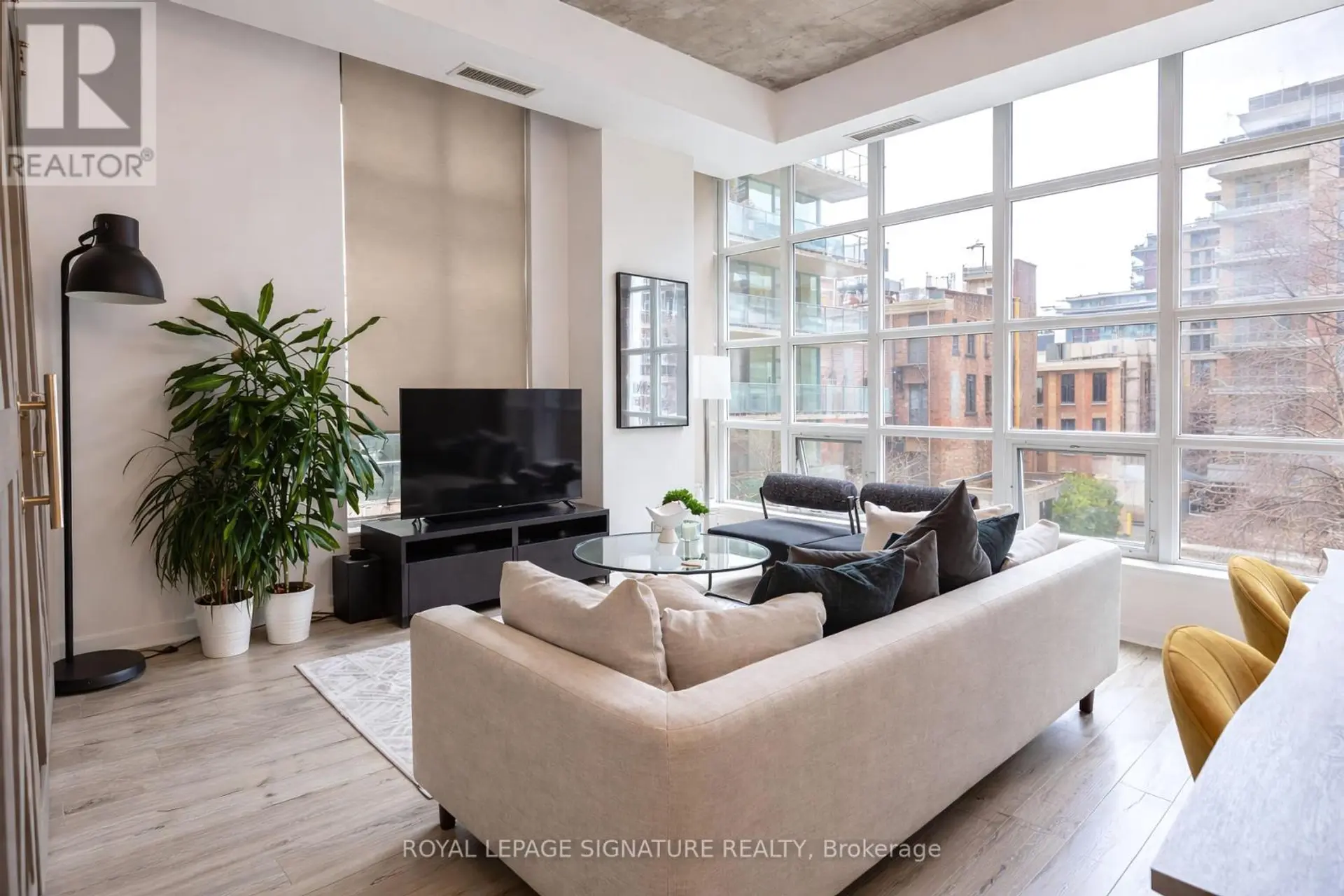 #305 23 BRANT STREET - Image 1