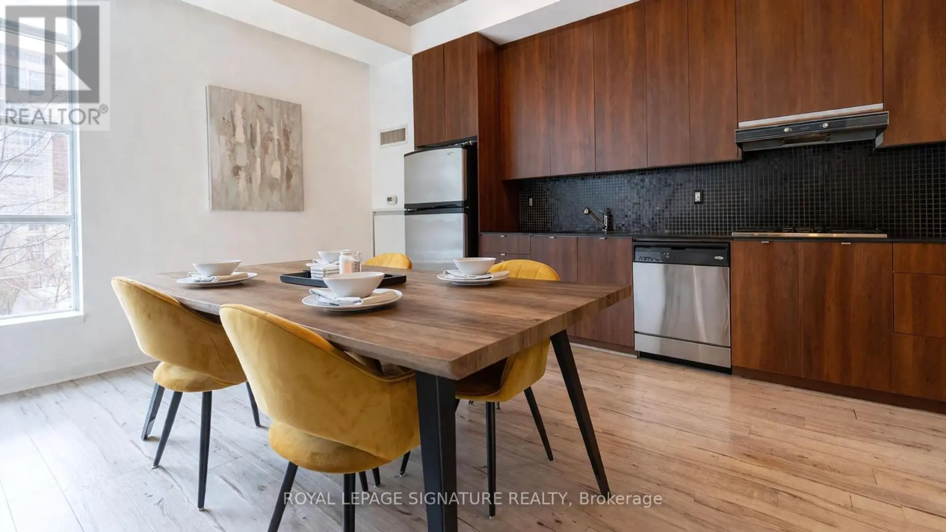 #305 23 BRANT STREET - Image 6