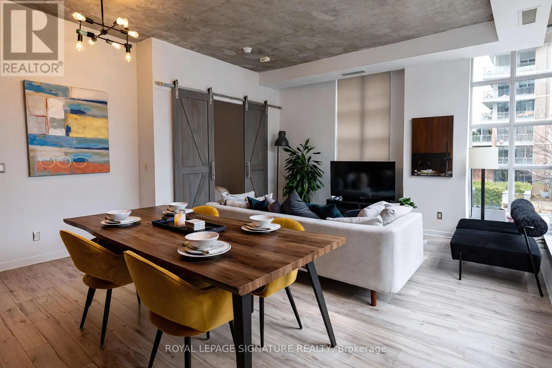 #305 23 BRANT STREET - Image 7