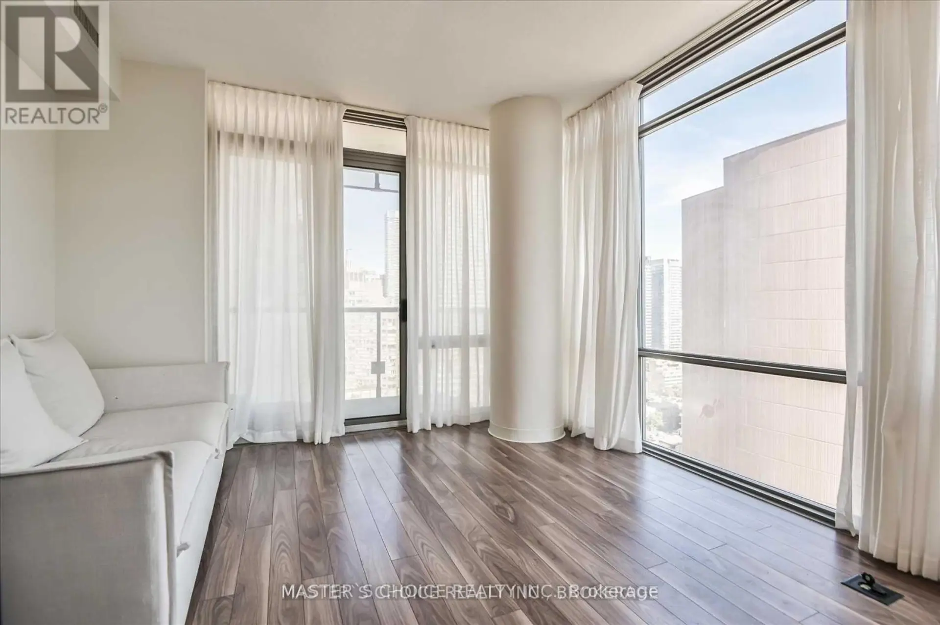 #2408 38 GRENVILLE STREET - Image 10