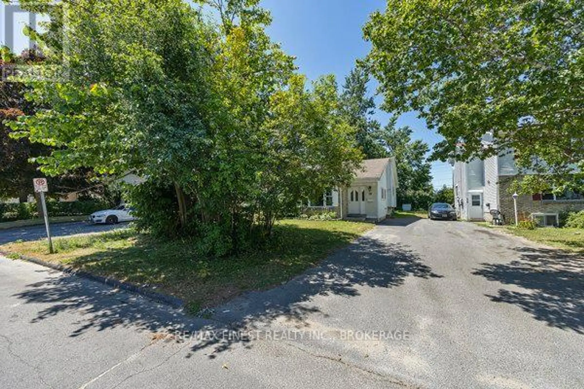 30 WOODSTONE CRESCENT - Image 3
