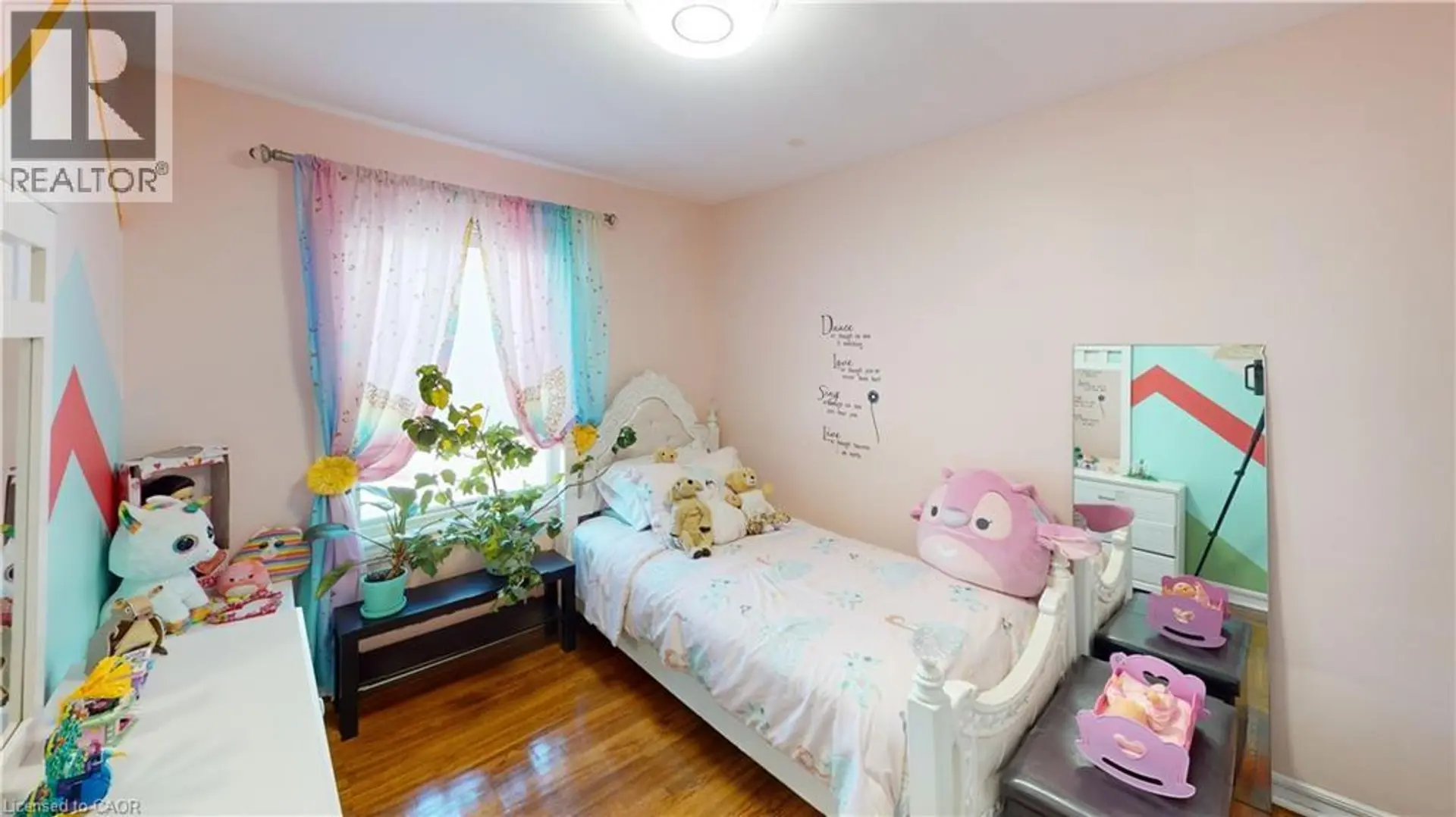 10 ARMSTRONG Avenue - Image 13