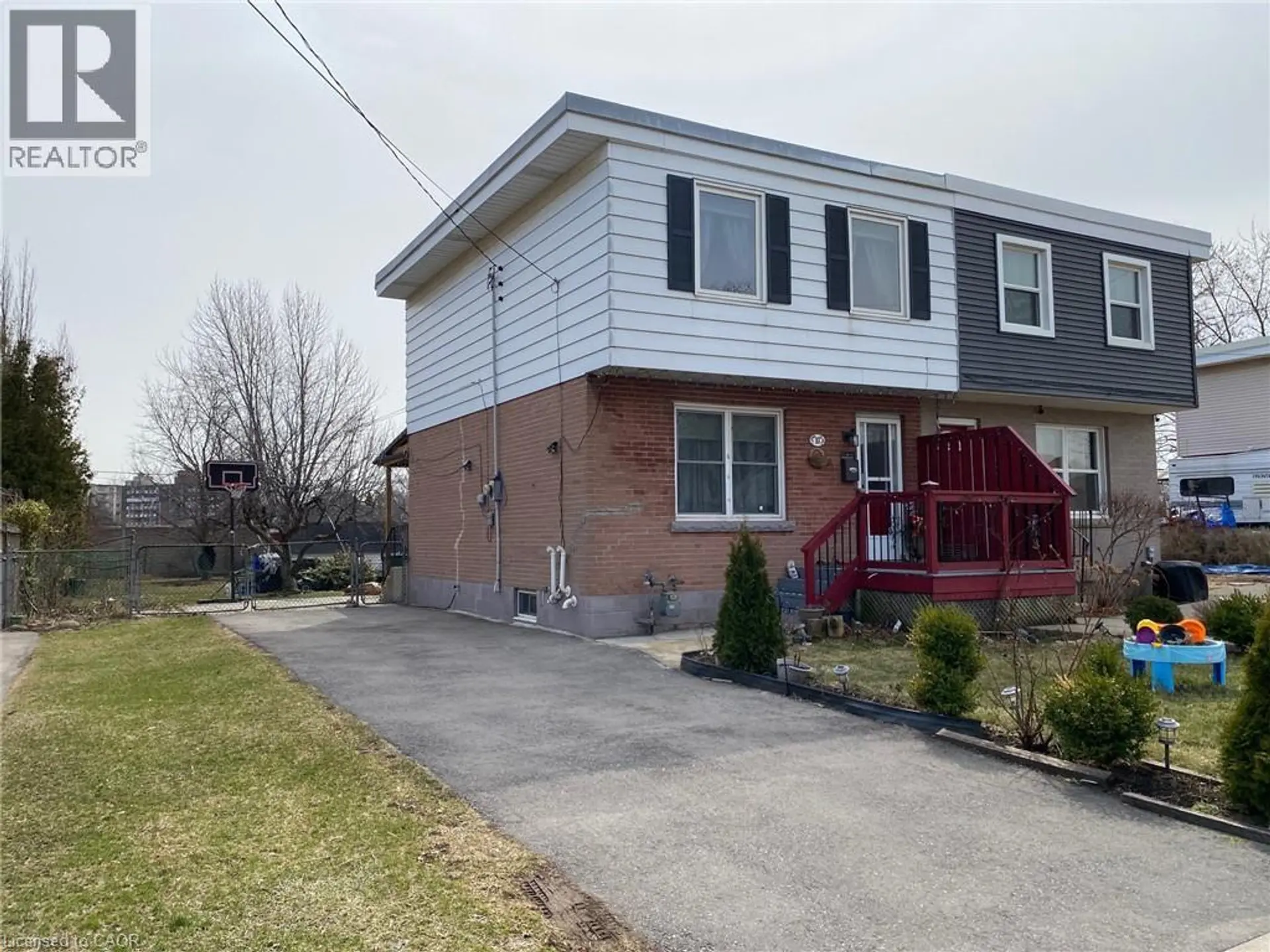 10 ARMSTRONG Avenue - Image 1