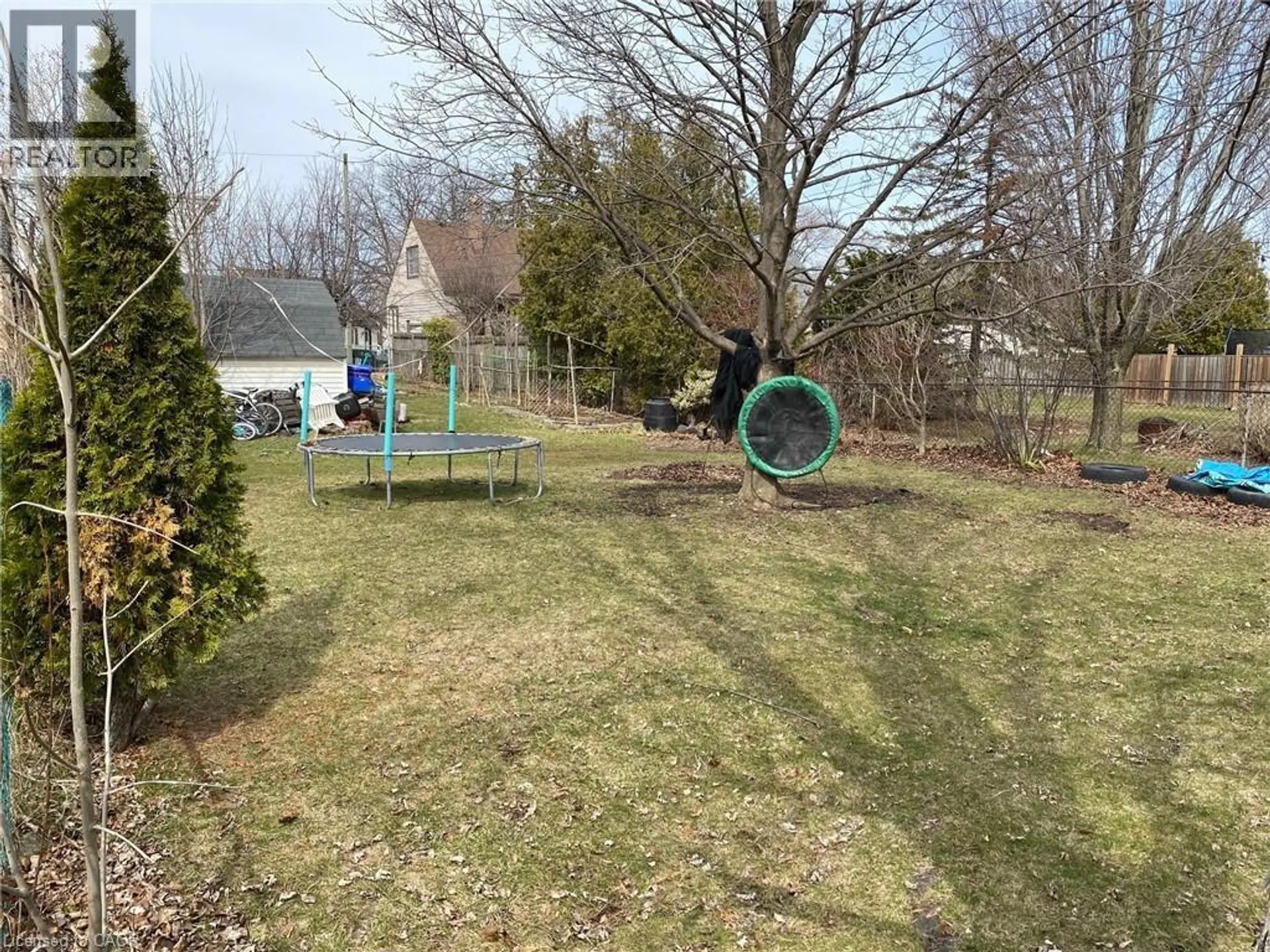 10 ARMSTRONG Avenue - Image 4
