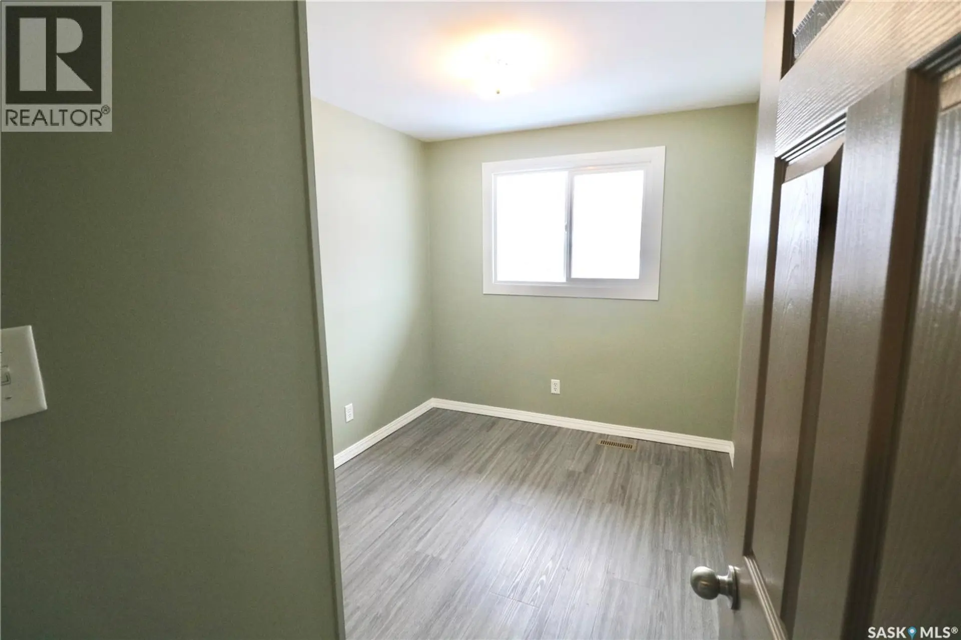 #35 MACKENZIE WAY - Image 9