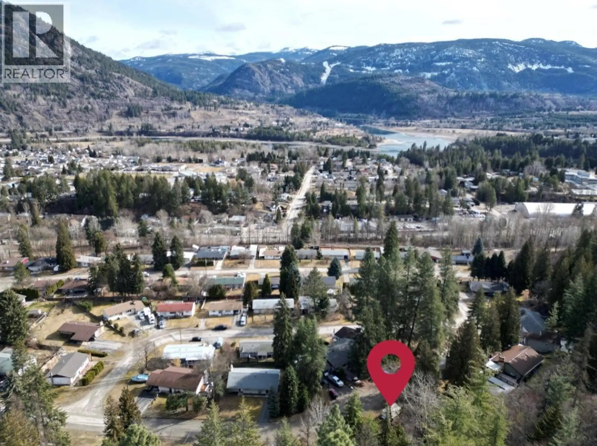Property at 800 LYNNWOOD CRESCENT, Castlegar, BC