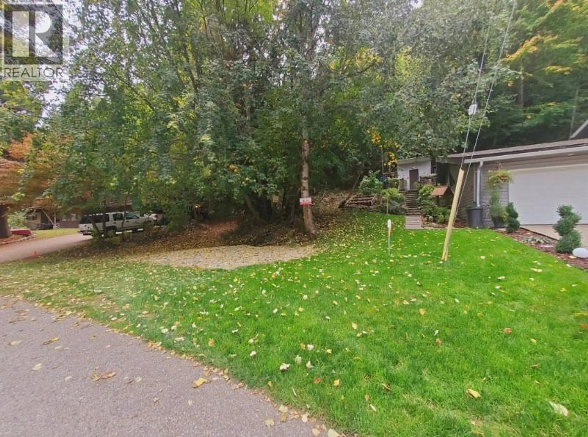 Property at 800 LYNNWOOD CRESCENT, Castlegar, BC