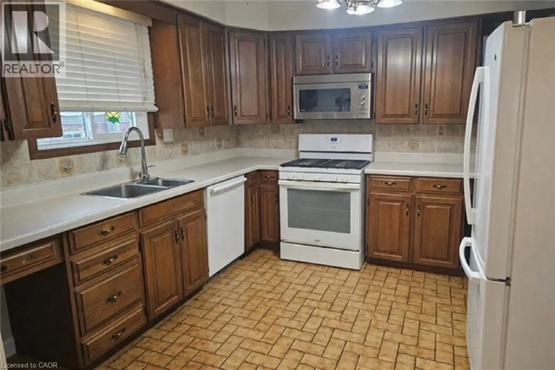 226 AUBURN Avenue - Image 3