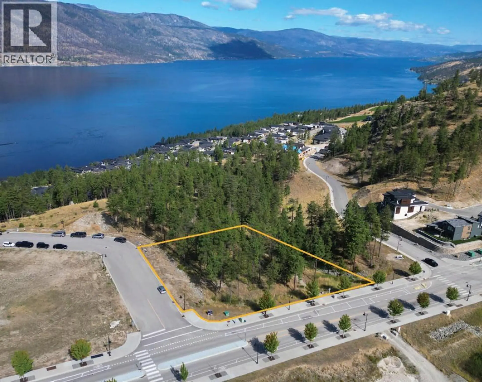 Property at 1810 HILLTOP CRESCENT, Kelowna, BC