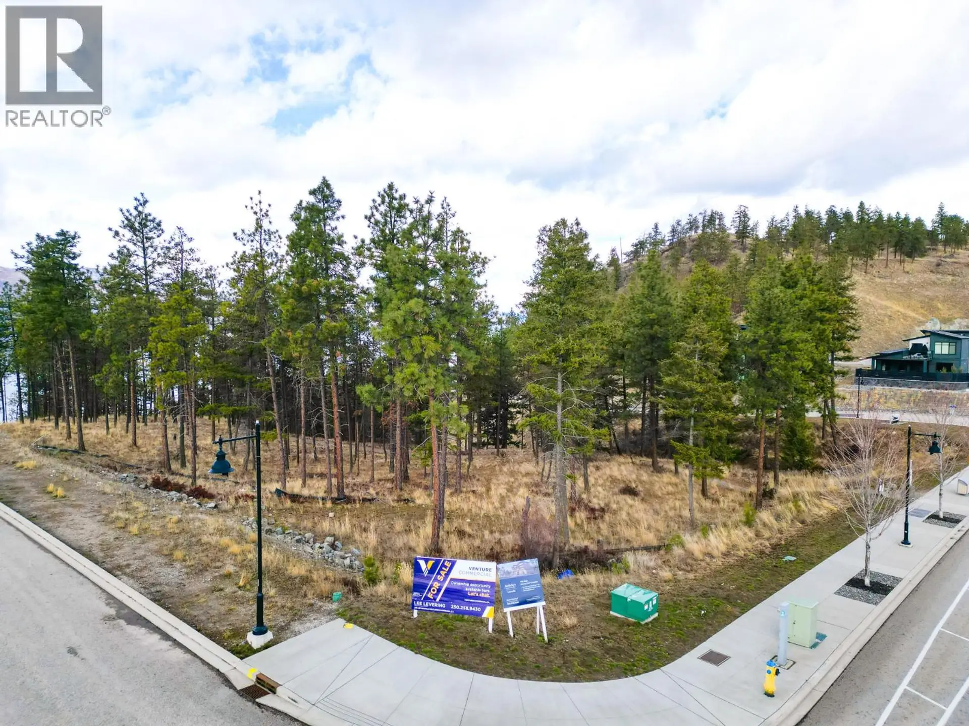 Property at 1810 HILLTOP CRESCENT, Kelowna, BC