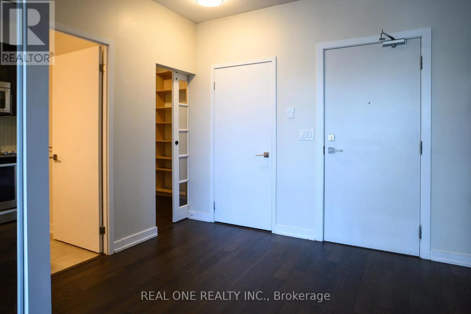 #1410 510 CURRAN PLACE - Image 10