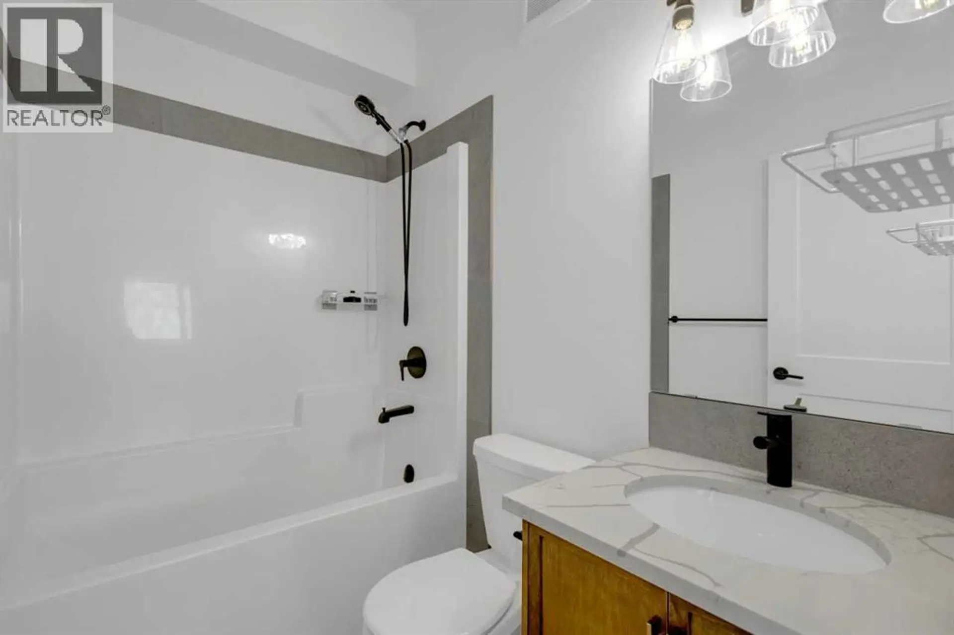 9 Ian Way - Image 12