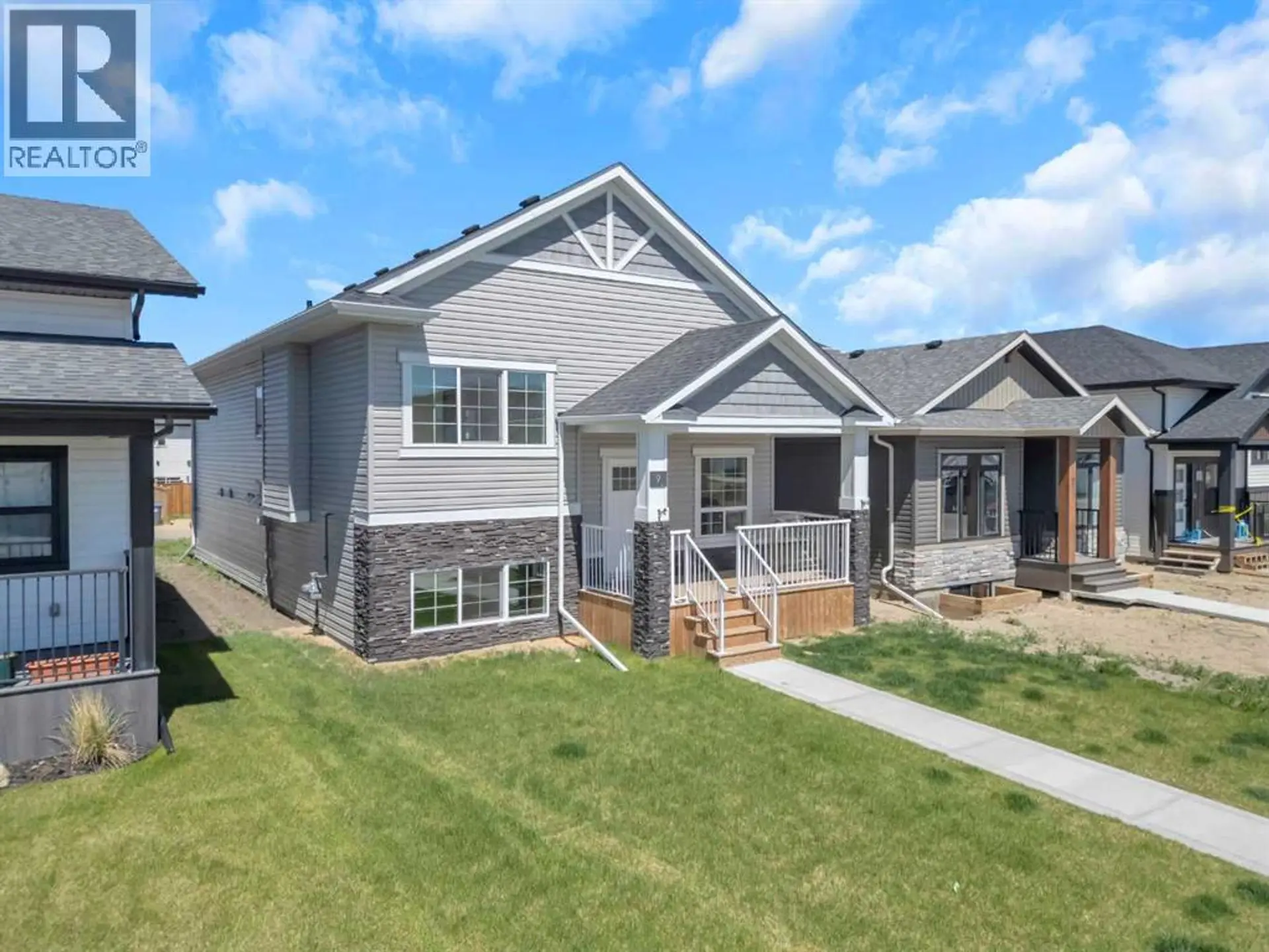 9 Ian Way - Image 1