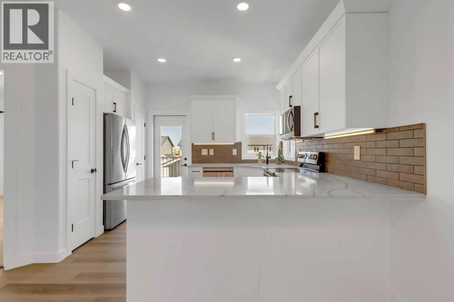 9 Ian Way - Image 5