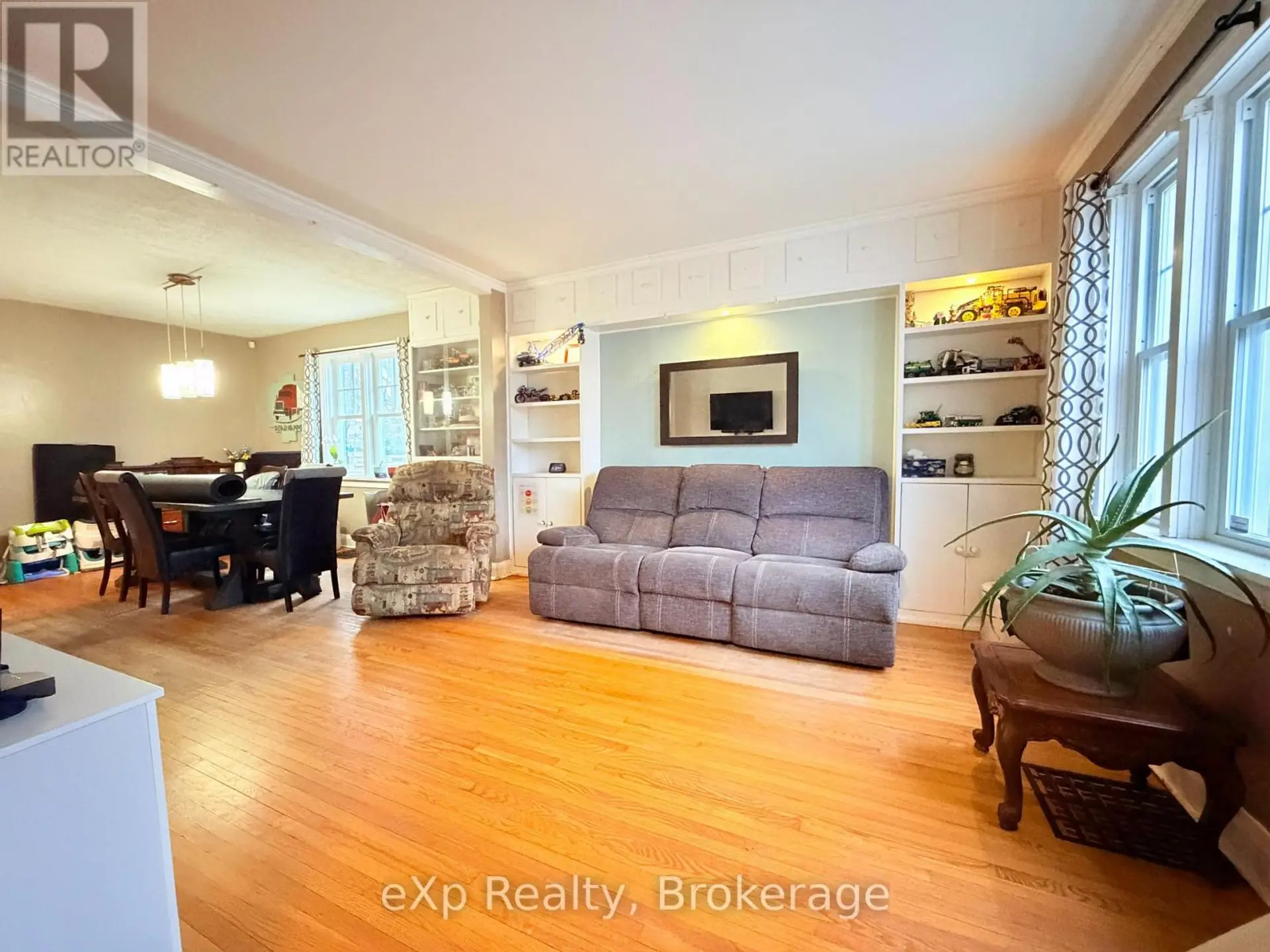 580 11TH AVENUE - Image 4