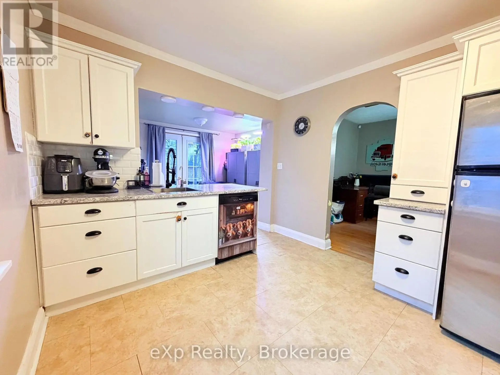 580 11TH AVENUE - Image 8