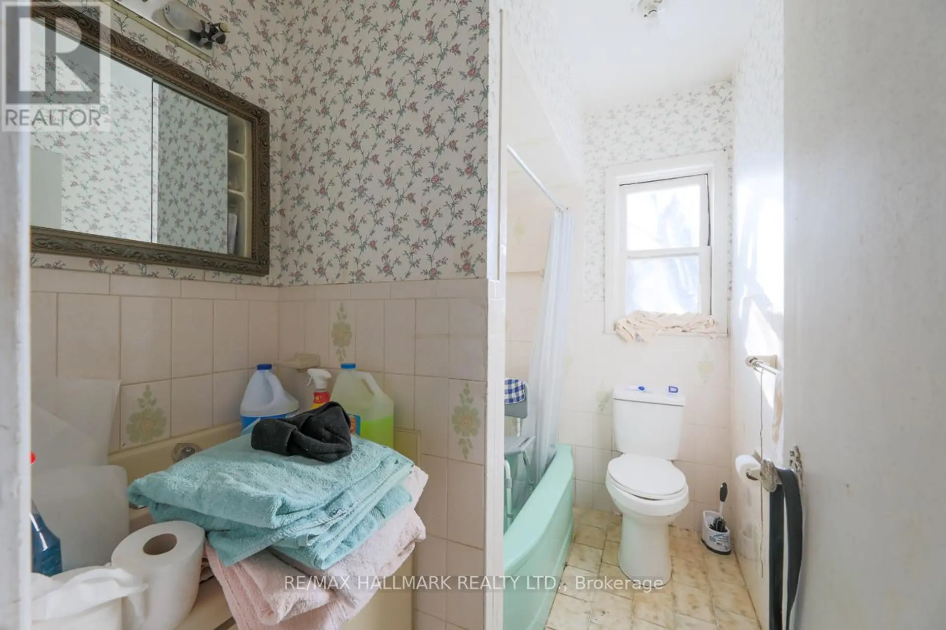 63 HIGHVIEW AVENUE - Image 13